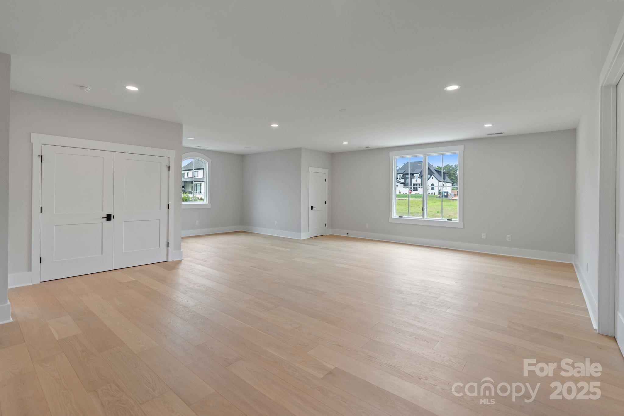 Twin Lakes - Residential