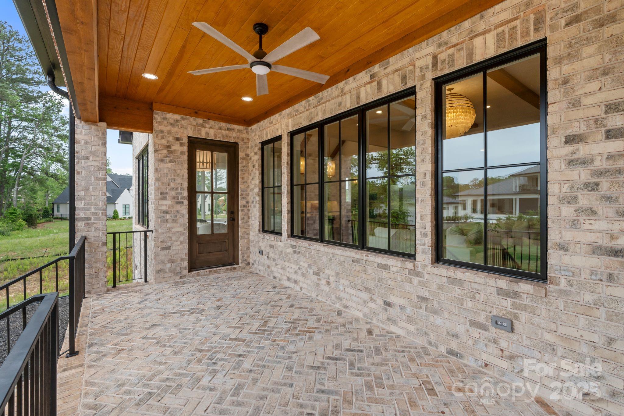 Twin Lakes - Residential