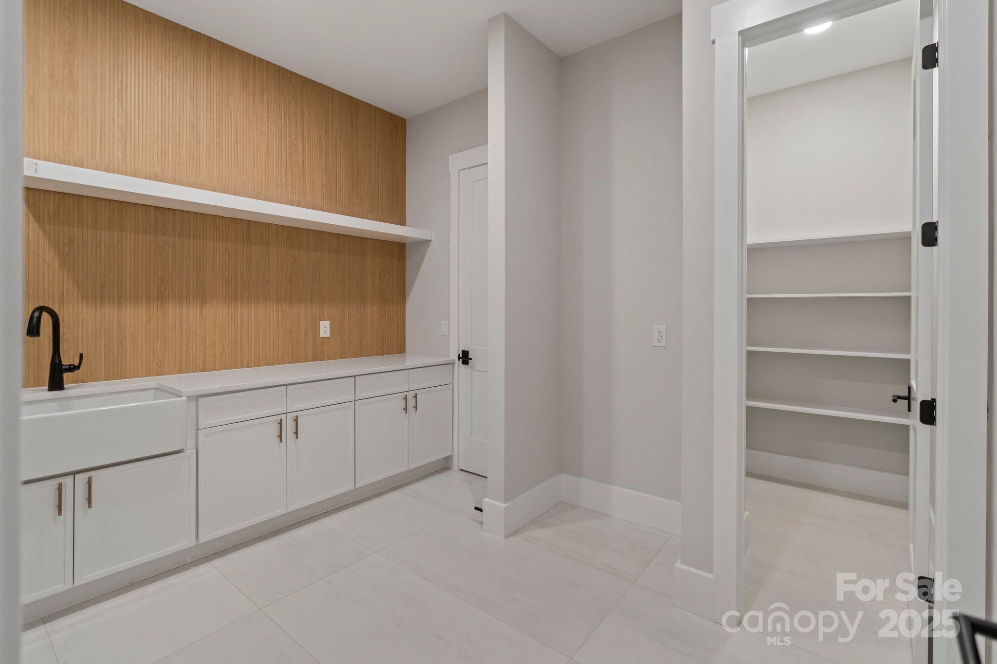 Twin Lakes - Residential