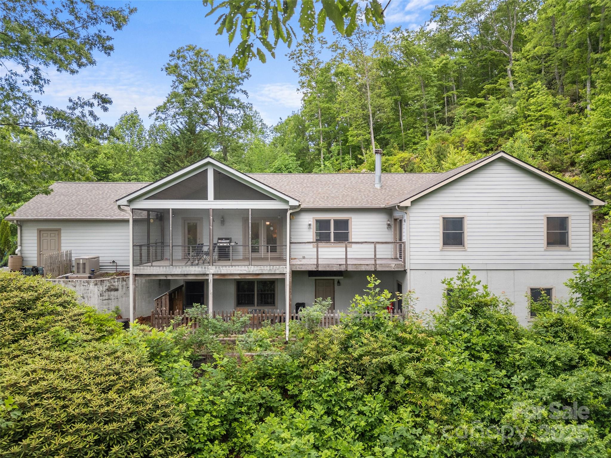 253 Sandy Lane