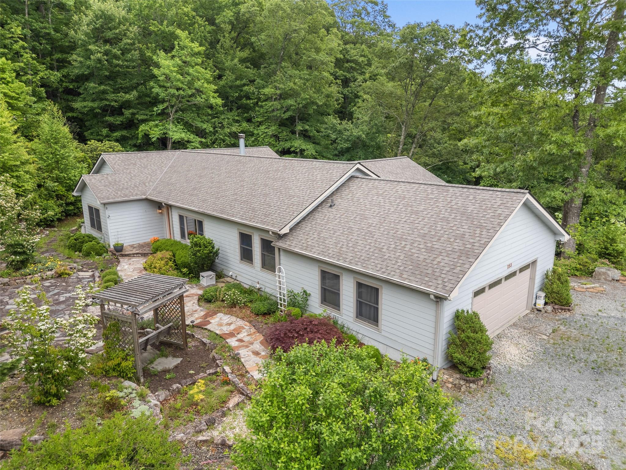 253 Sandy Lane