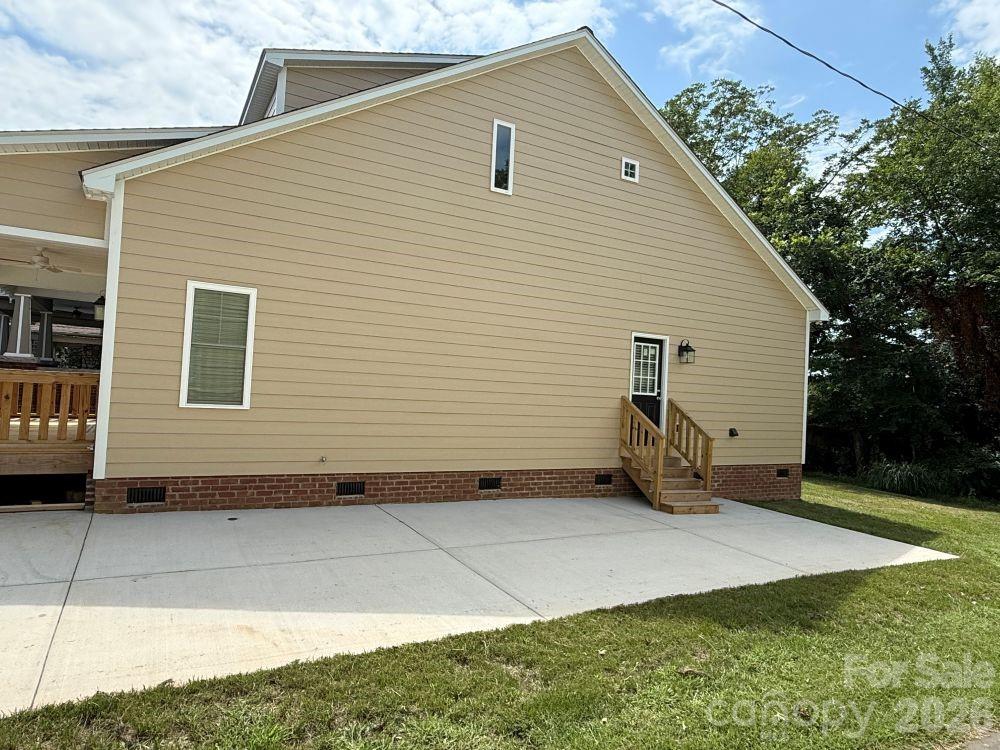 133 CIRCLE Drive