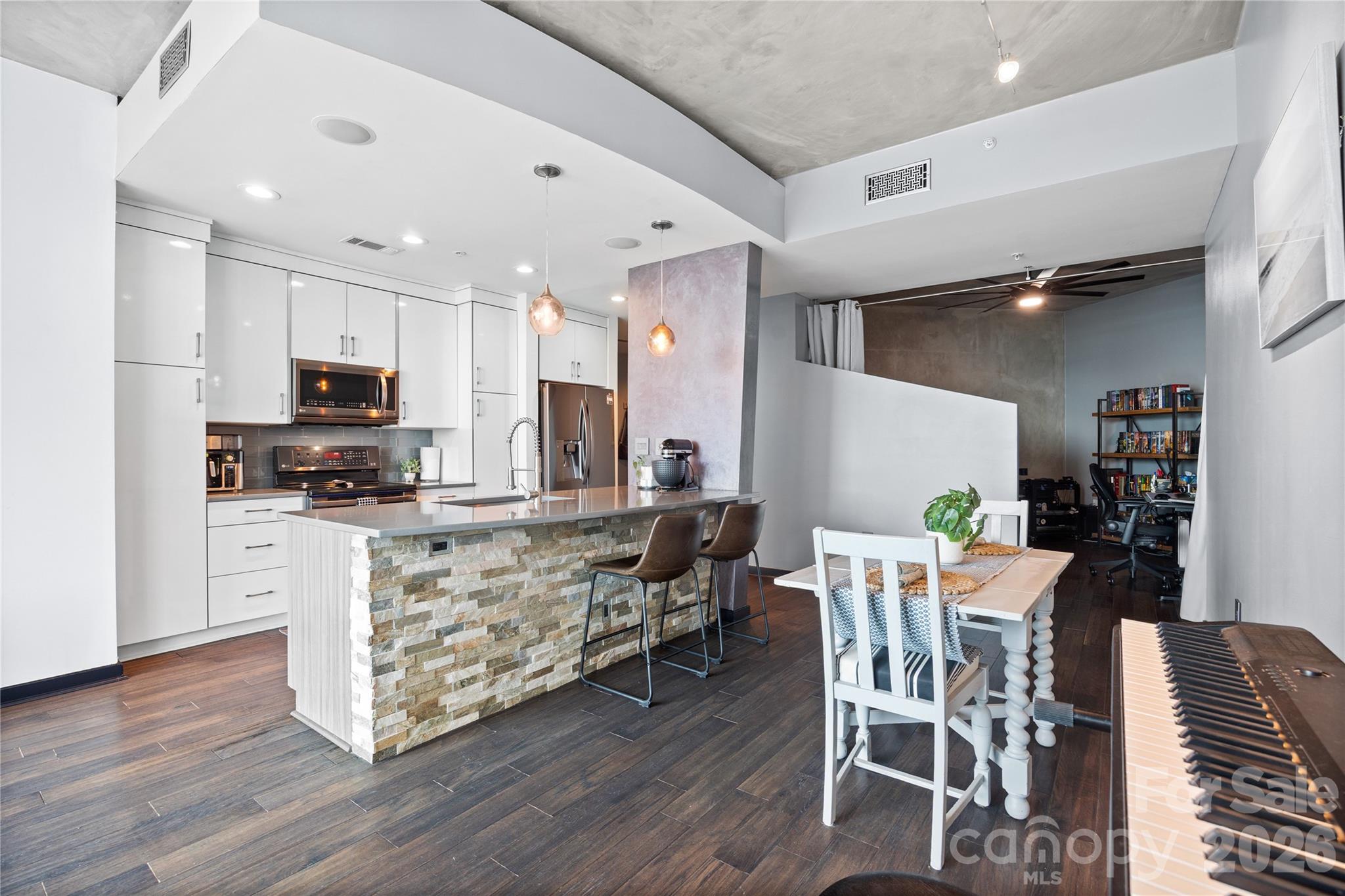 Avenue Condominiums - Residential