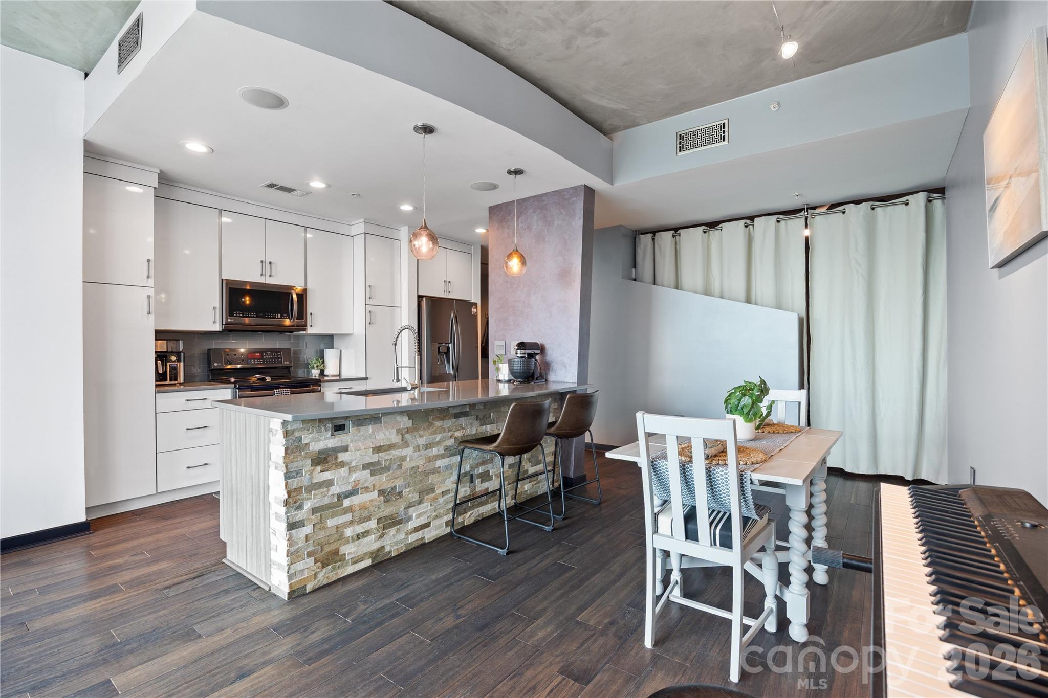 Avenue Condominiums - Residential