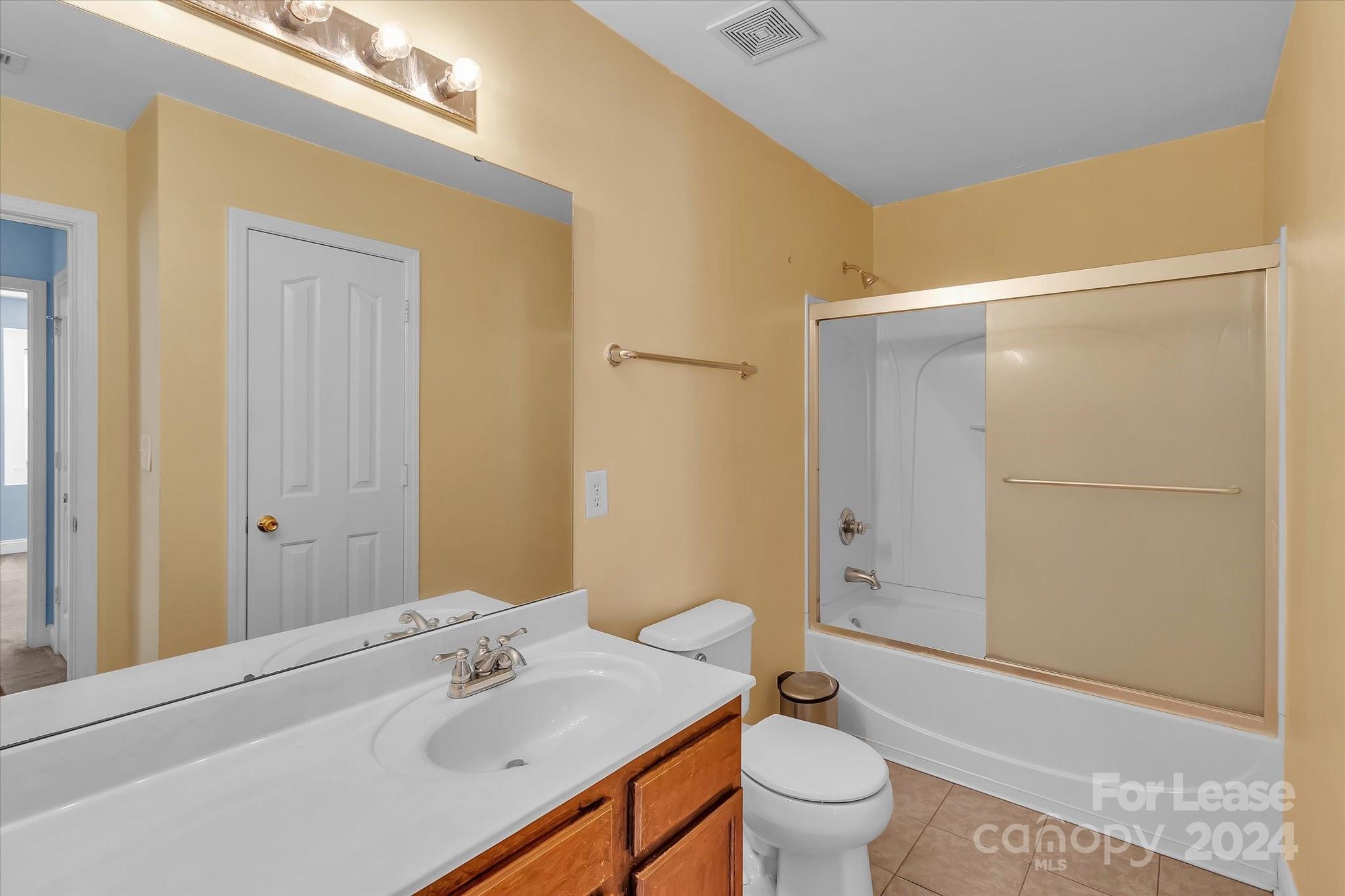 Hamilton Lakes - Residential Lease