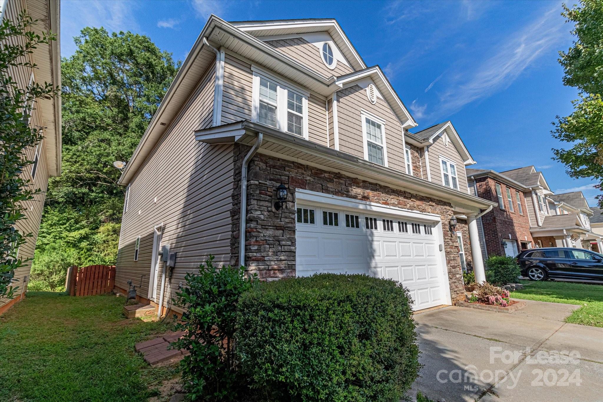 Hamilton Lakes - Residential Lease