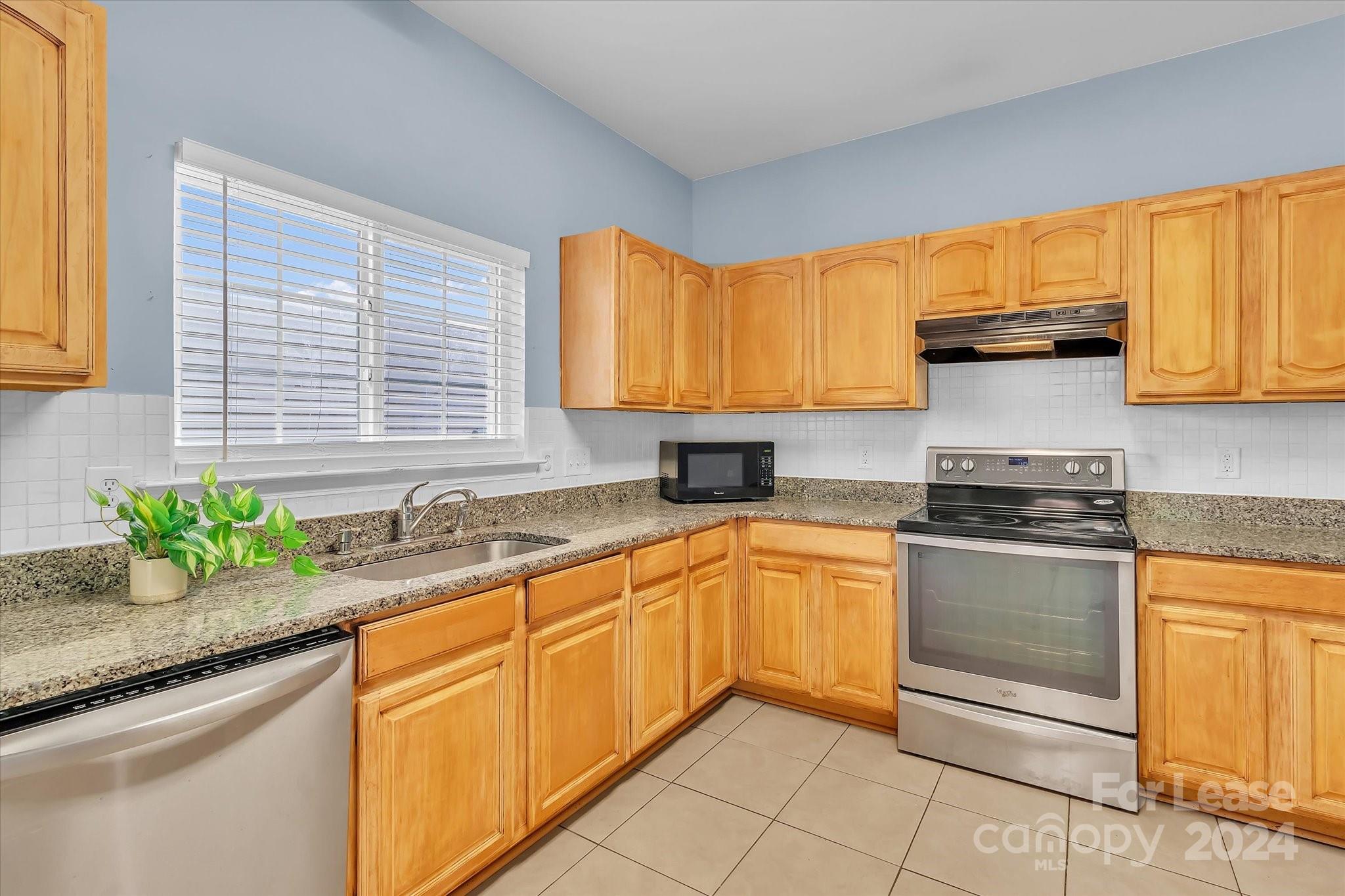 Hamilton Lakes - Residential Lease