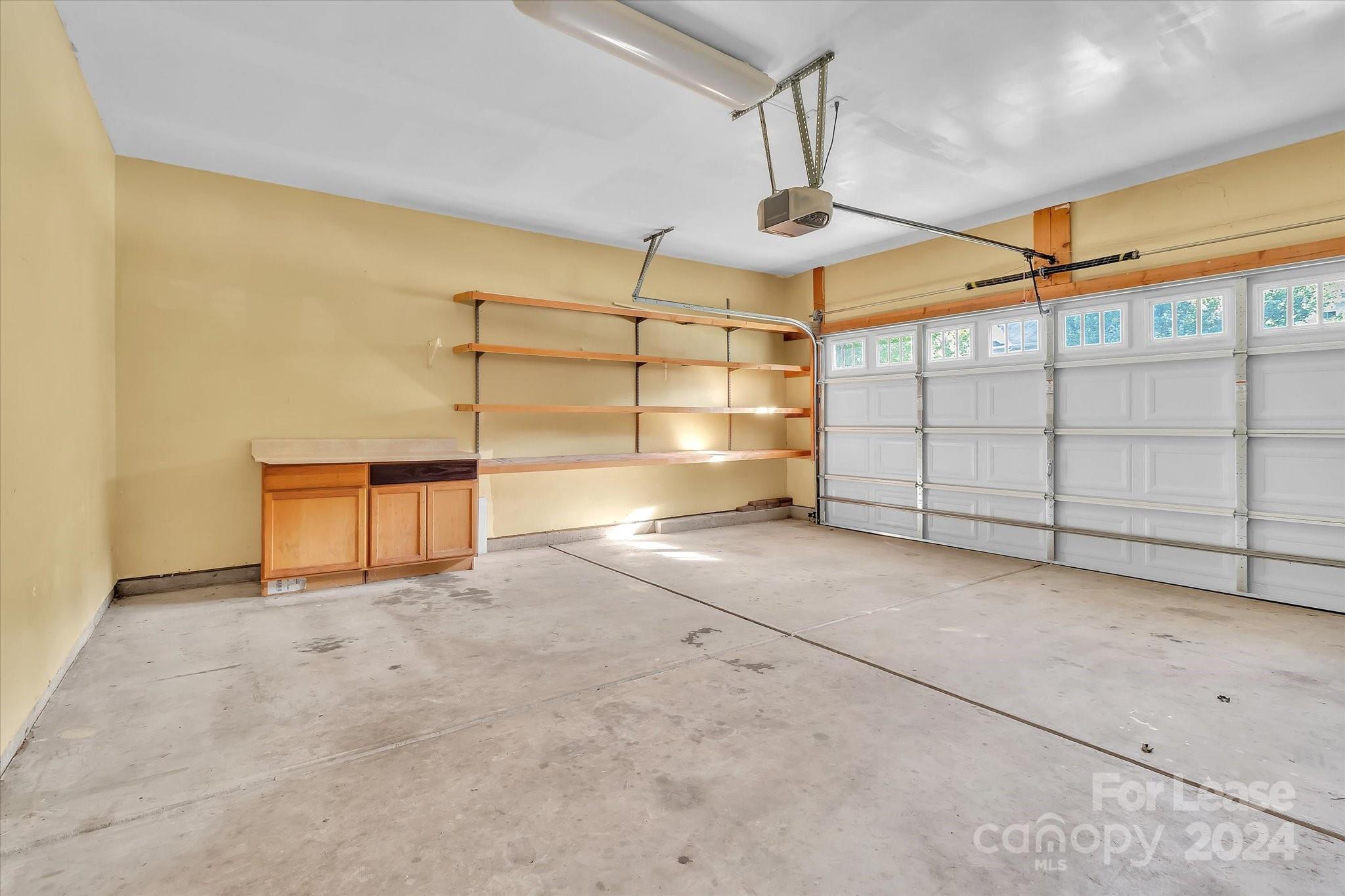 Hamilton Lakes - Residential Lease