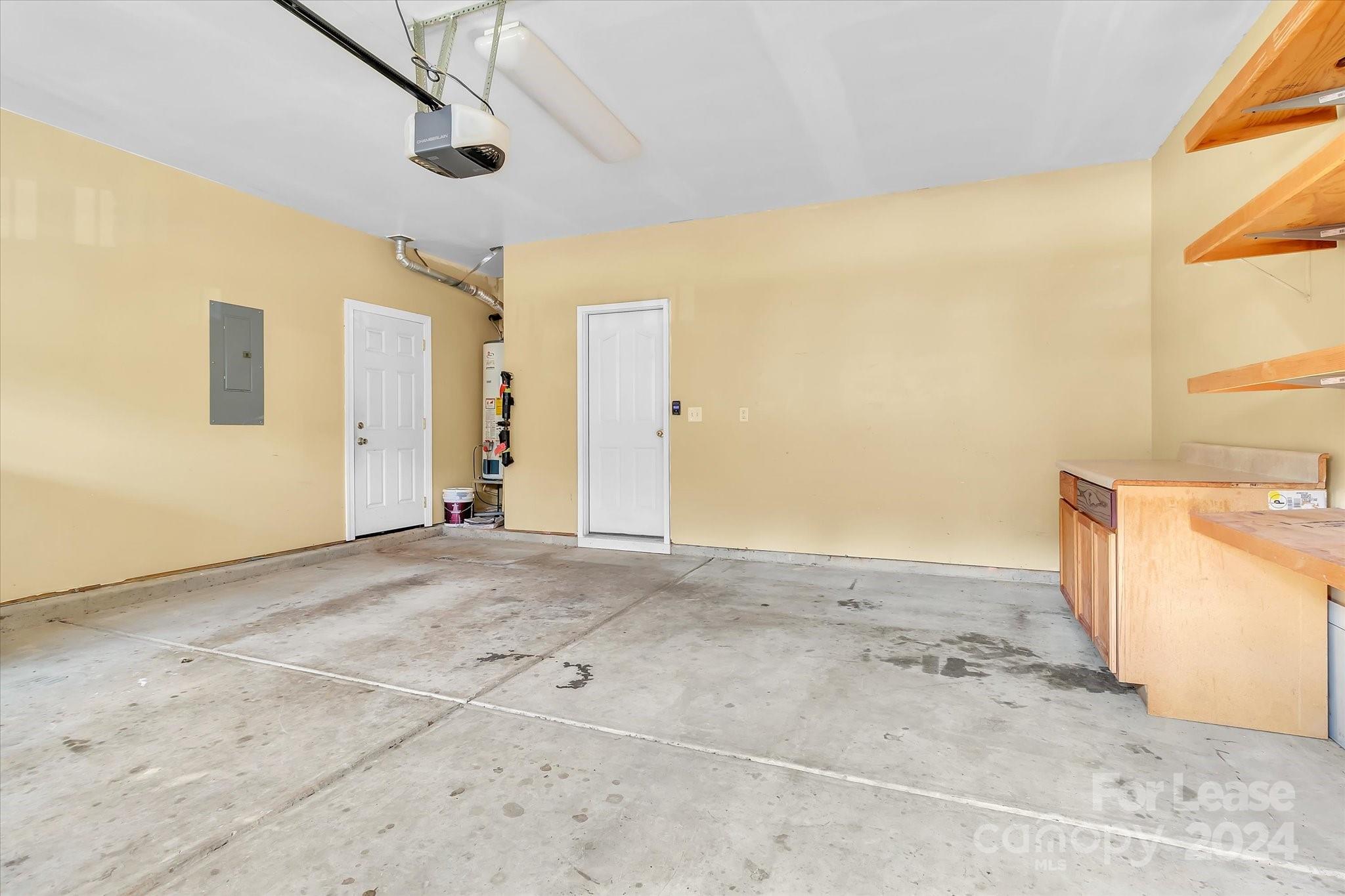 Hamilton Lakes - Residential Lease