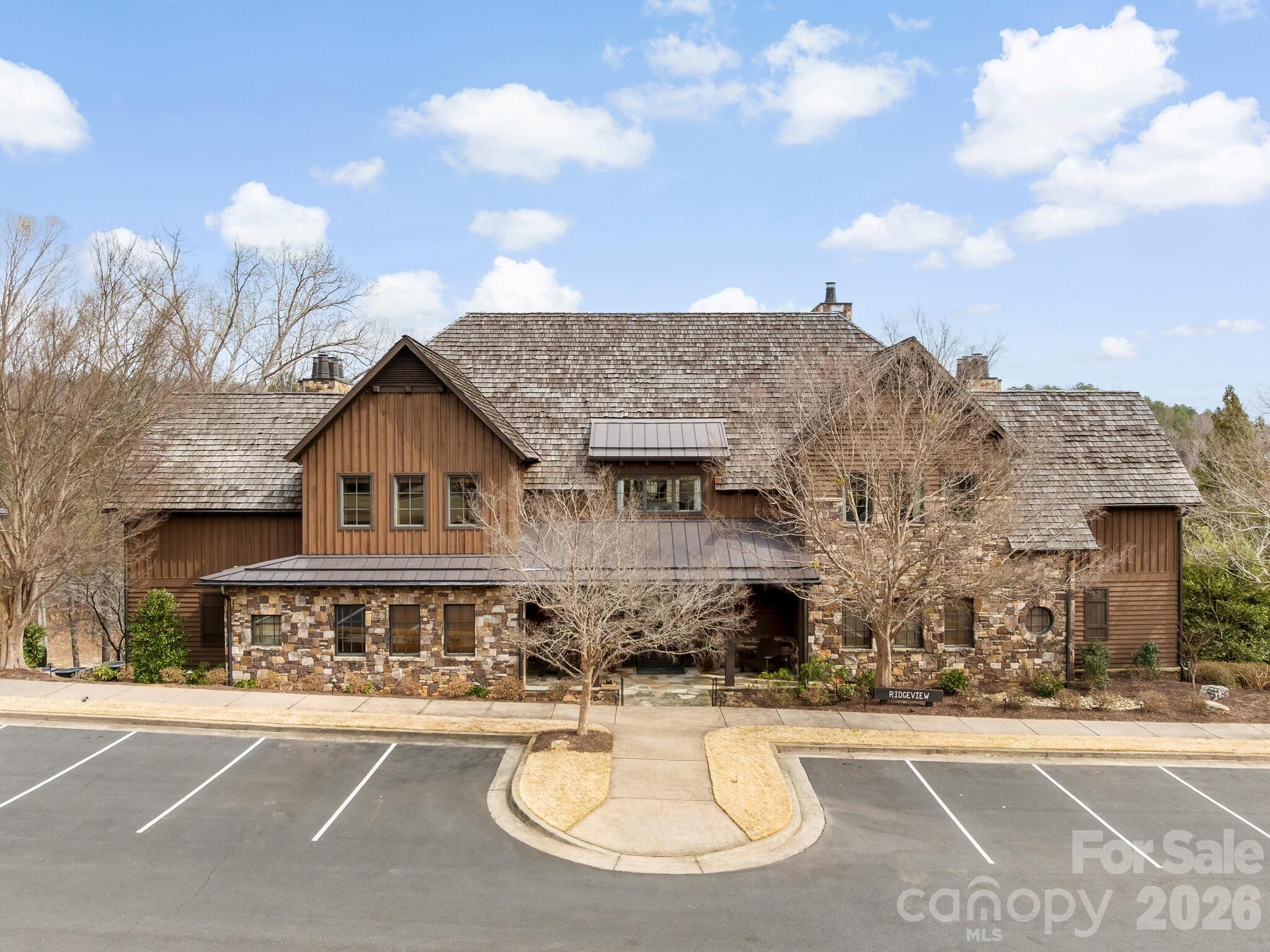 305 Clubhouse Lane B-301