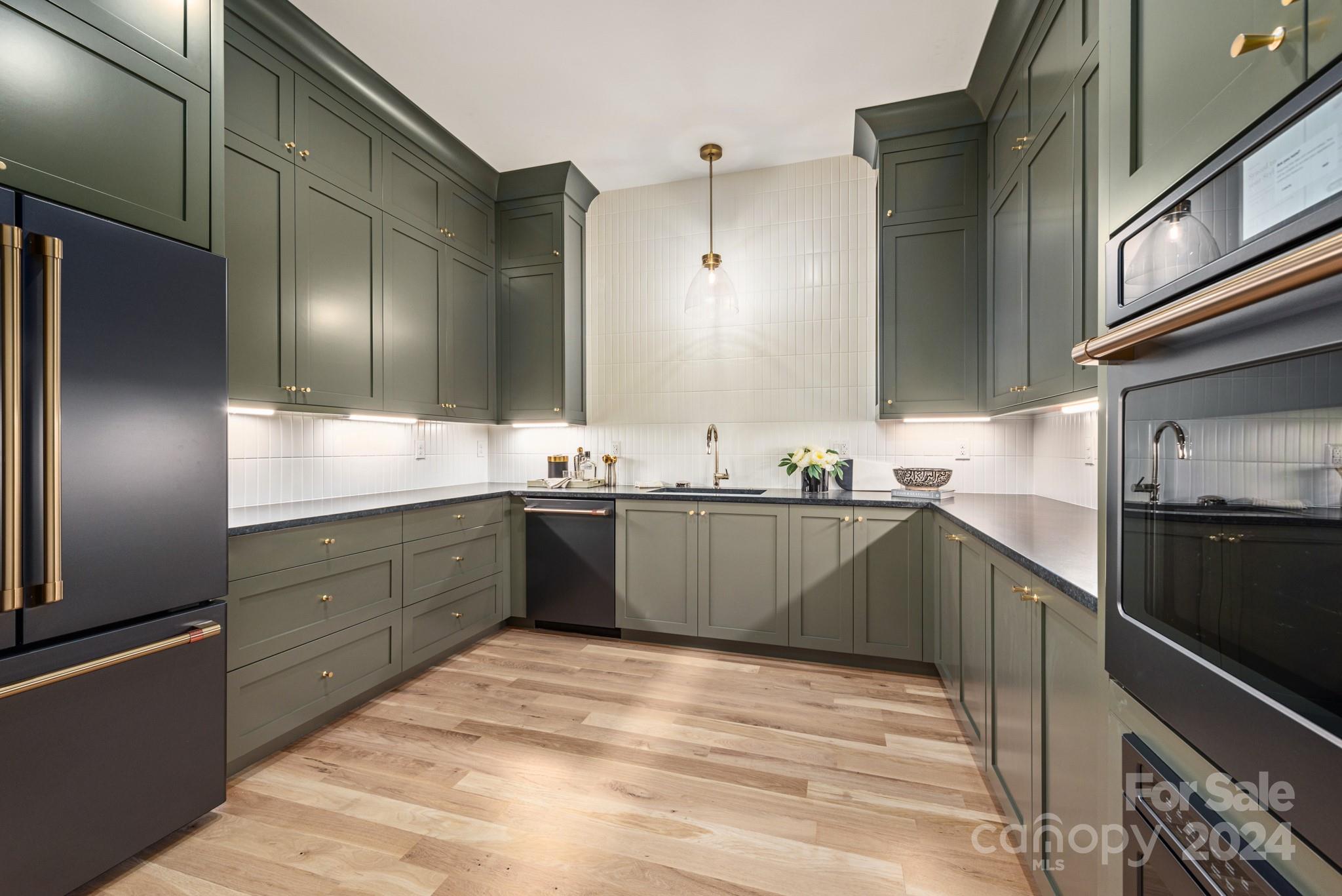 Mammoth Oaks - Residential