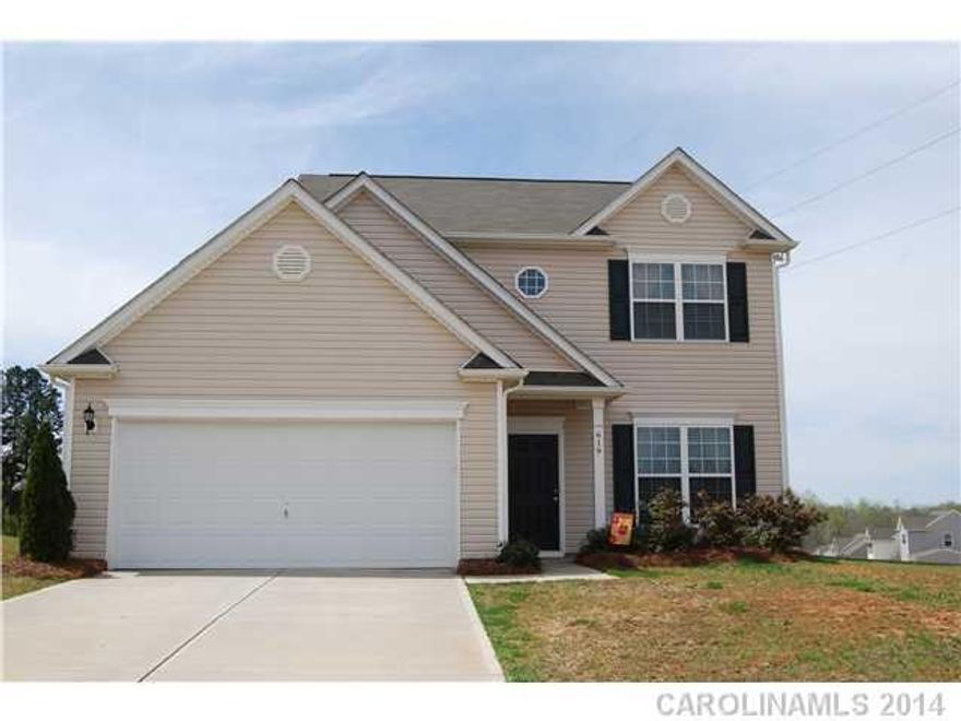 This home sits on one of the largest lots in Irish Downs, open floor plan with lots of natural light! 42" cabinets in kitchen, recessed lighting, center island, neutral paint throughout! Hardwood stairs leading to 3 spacious bedrooms. MBR features vaulted ceiling, large walk-in closet & raised vanity. Top schools, cul-de-sac lot, walking distance to local YMCA & coffee shops. Home Warranty!