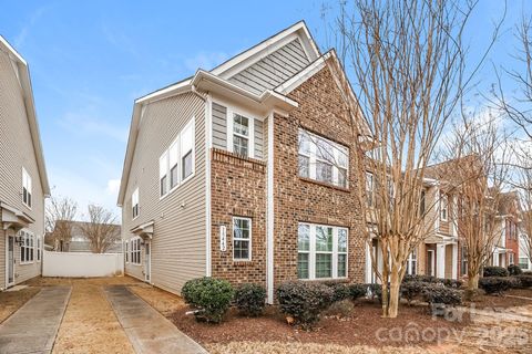 Photo of 18442 W Catawba Avenue, Cornelius, NC 28031 (MLS # 4344429)