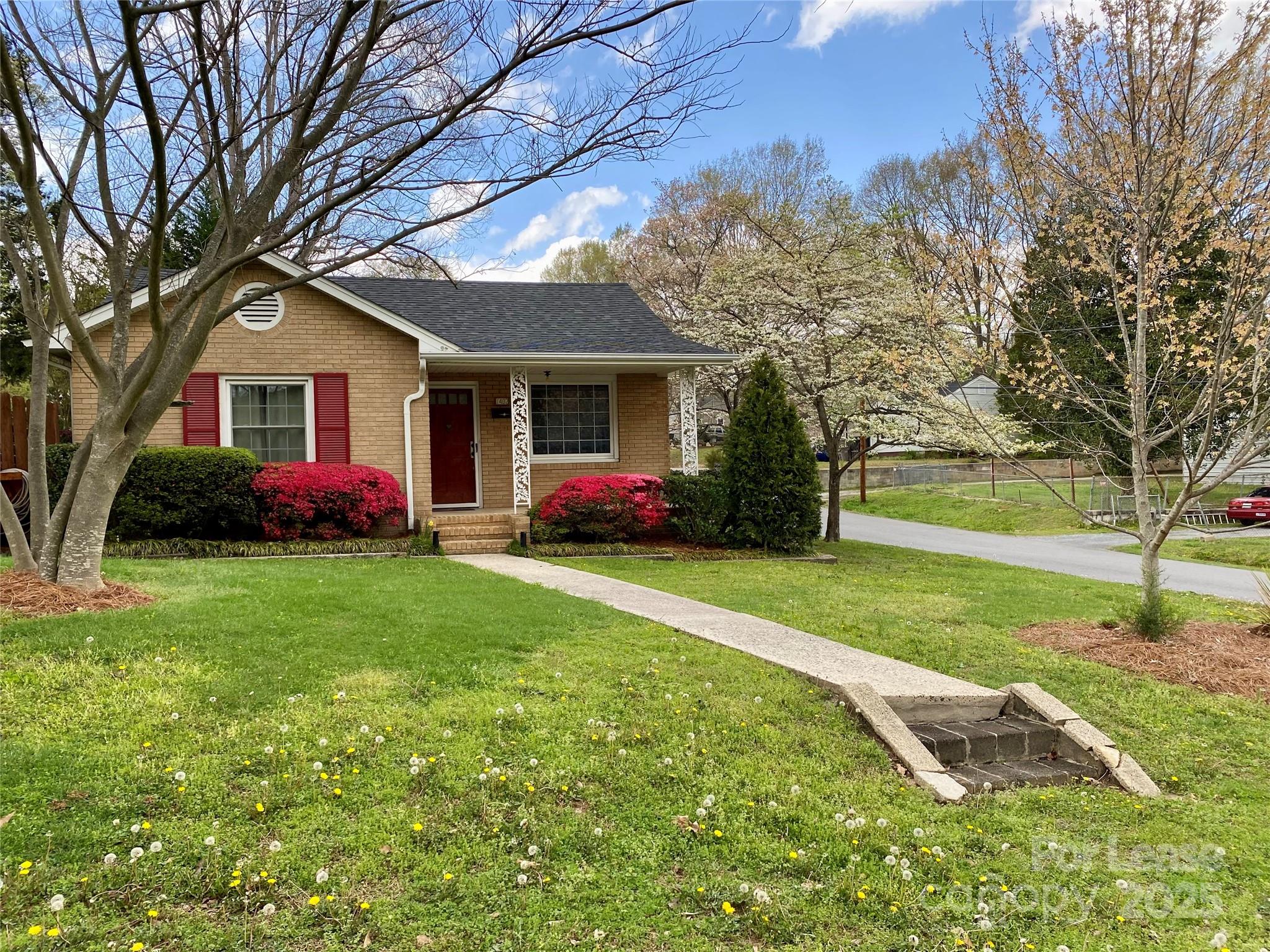 1402 W Mauney Avenue