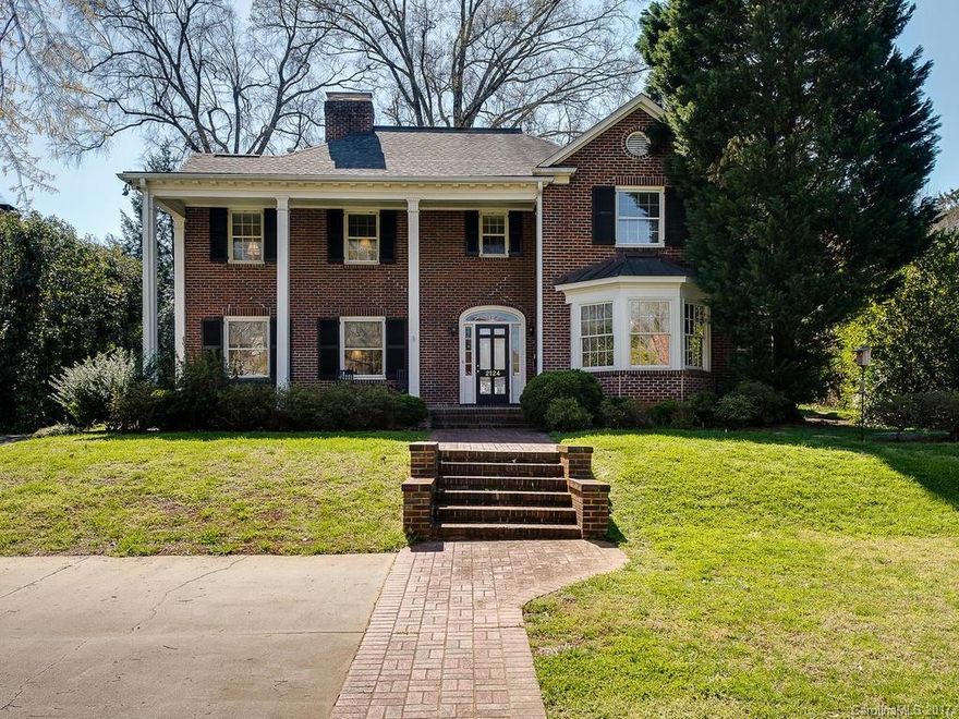 Rare opportunity to get on sought after Sherwood Avenue. House is being sold in "as is condition". Perfect for a remodel or a tear down. Located on a .57 acre lot.