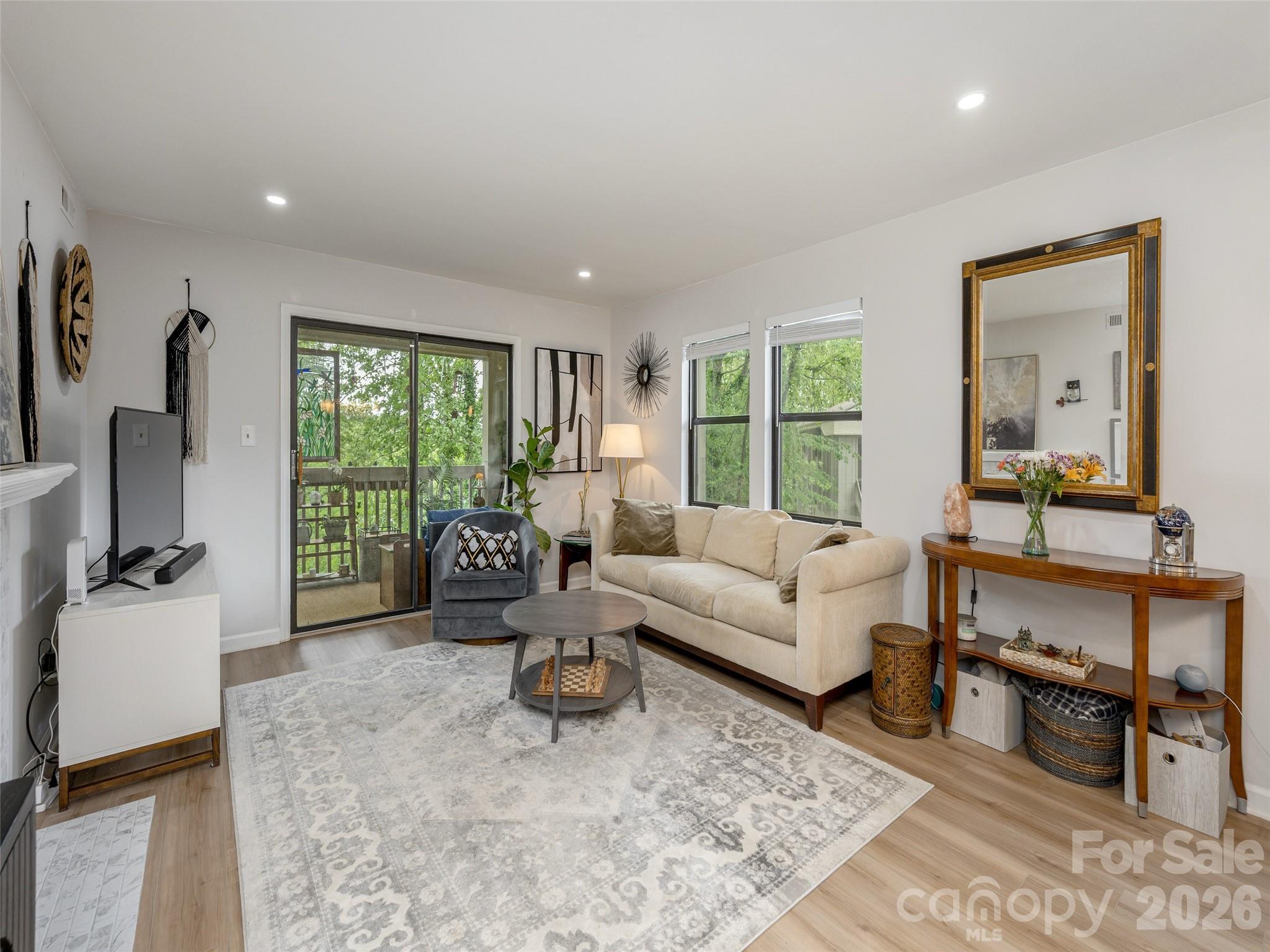 1305 Abbey Circle