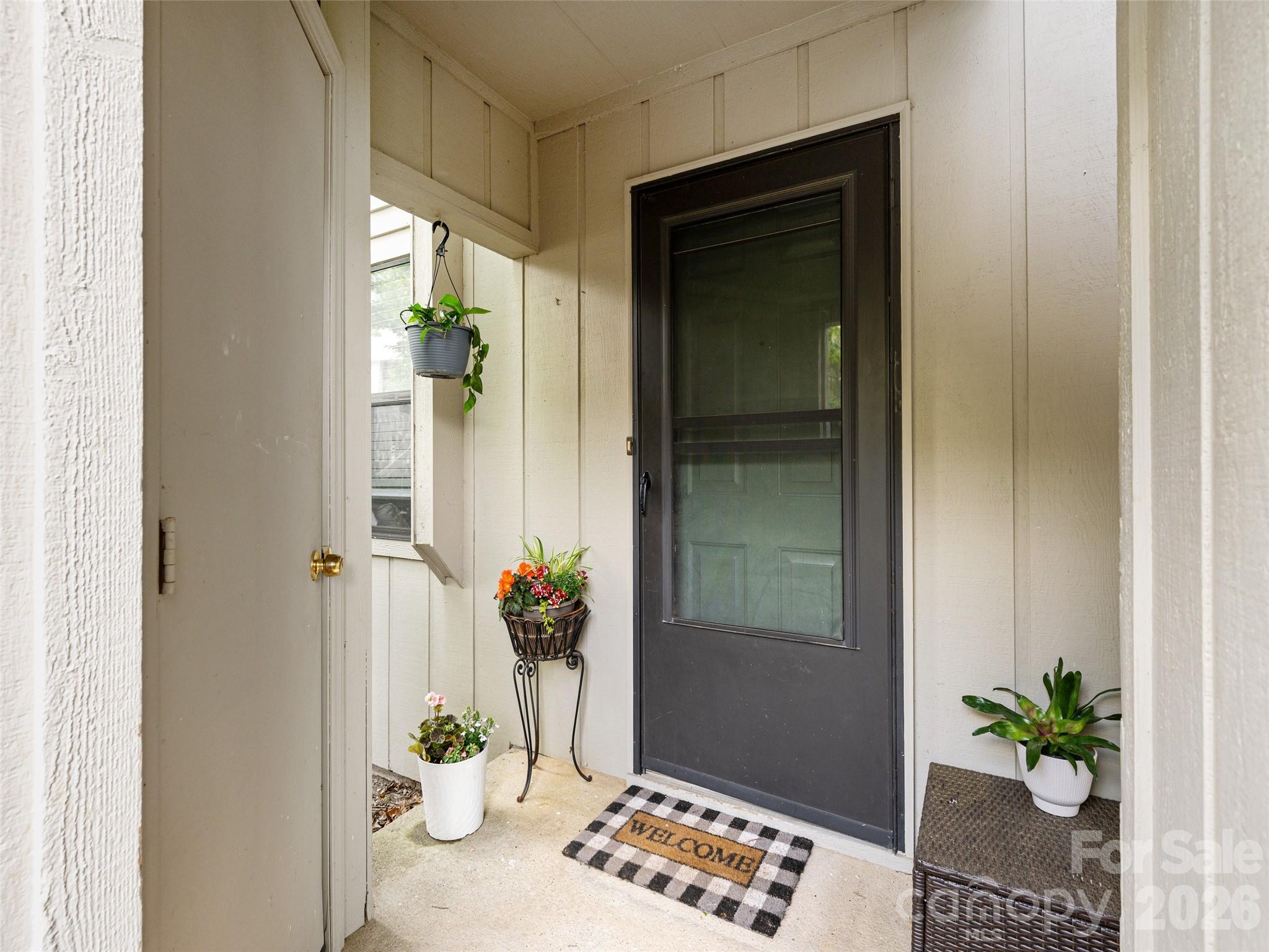 1305 Abbey Circle