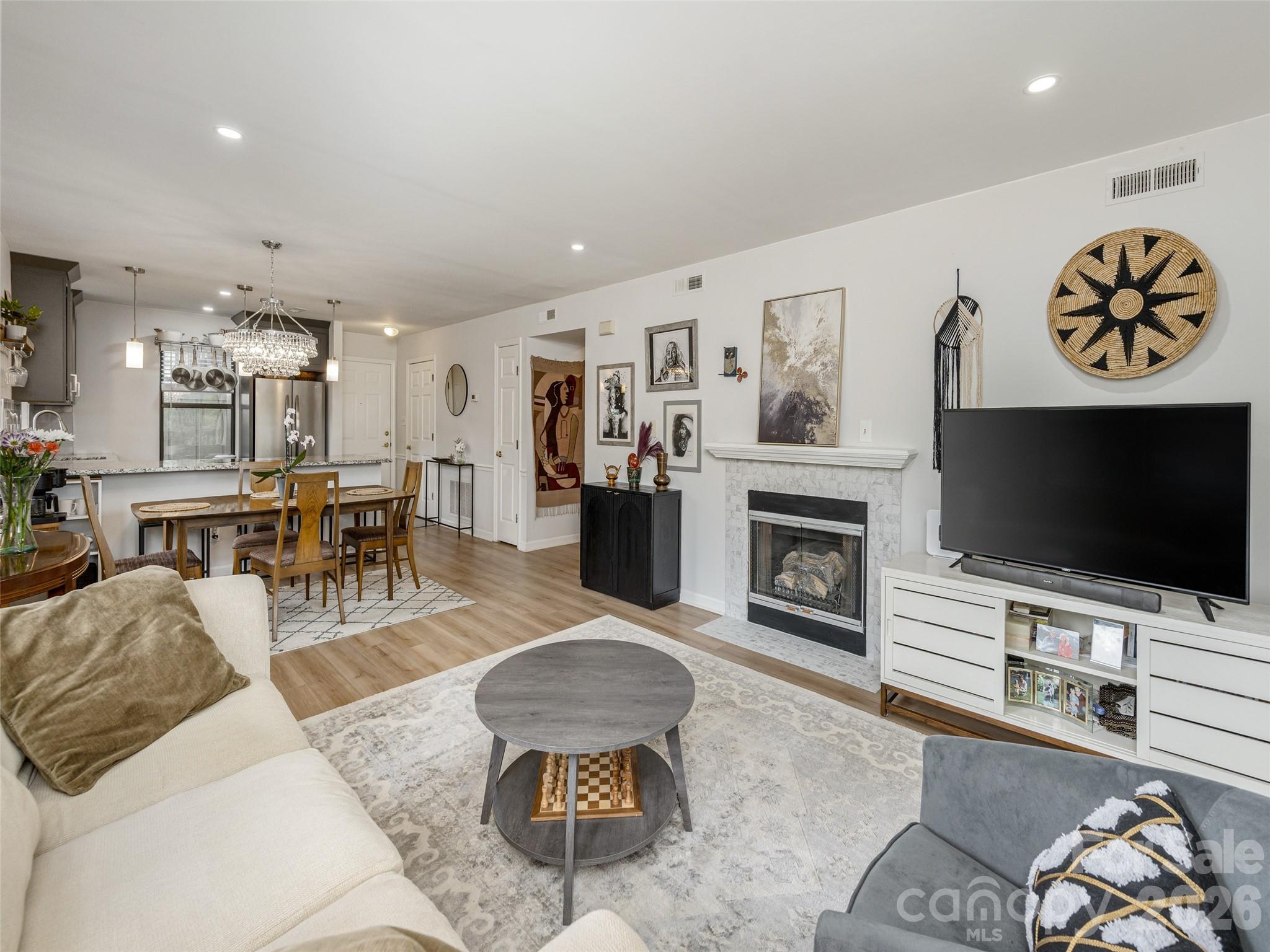 1305 Abbey Circle