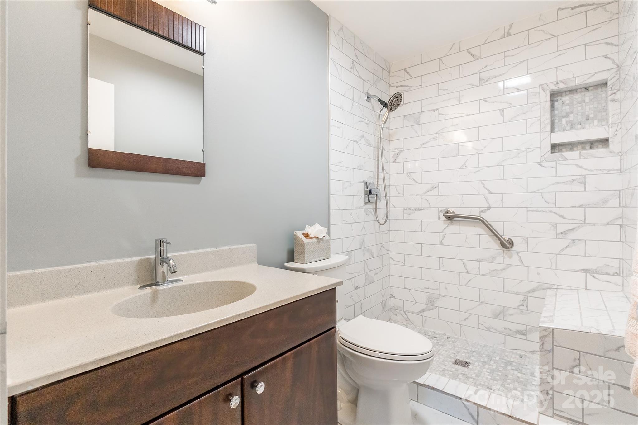 Lake Club - Residential