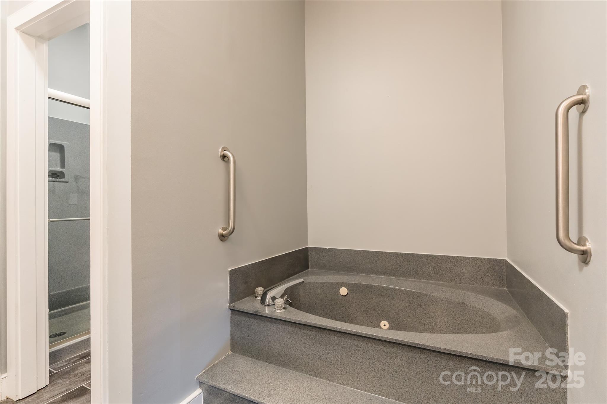 Lake Club - Residential