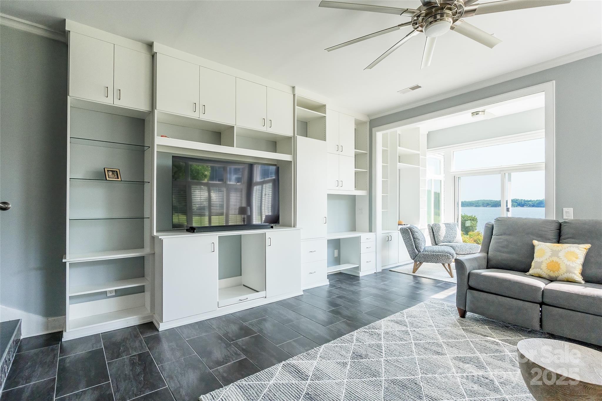 Lake Club - Residential