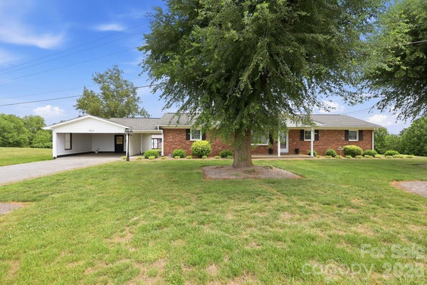 1913 NEBO RD, BOONVILLE, NC 27011 - Image 69eceed1c82365b88cce62b2b5caa3c1/4069593211