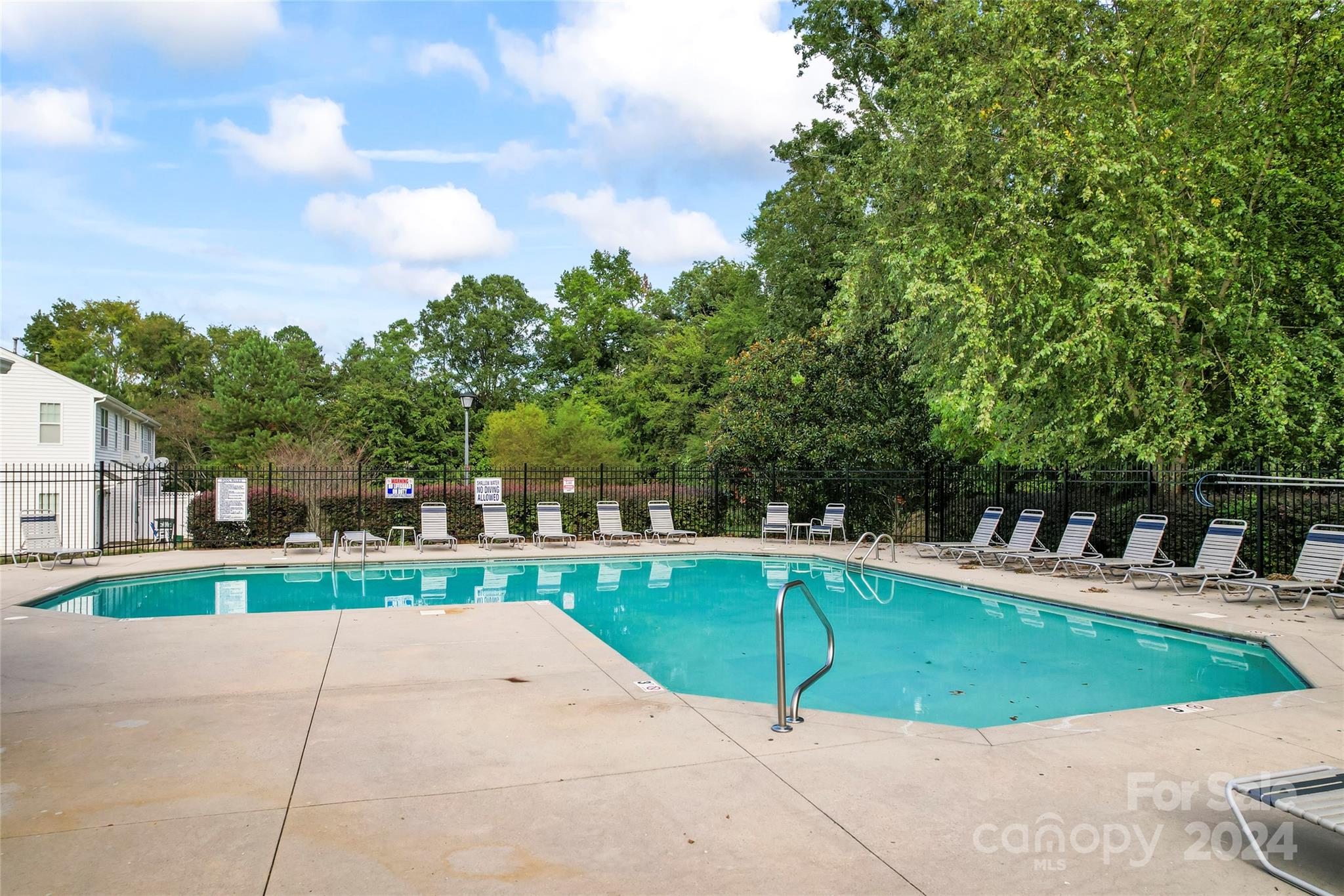 Charlotte Pines - Residential