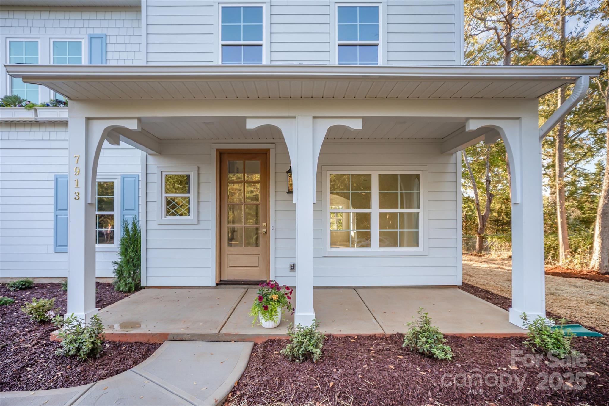 7913 Large Oak Lane