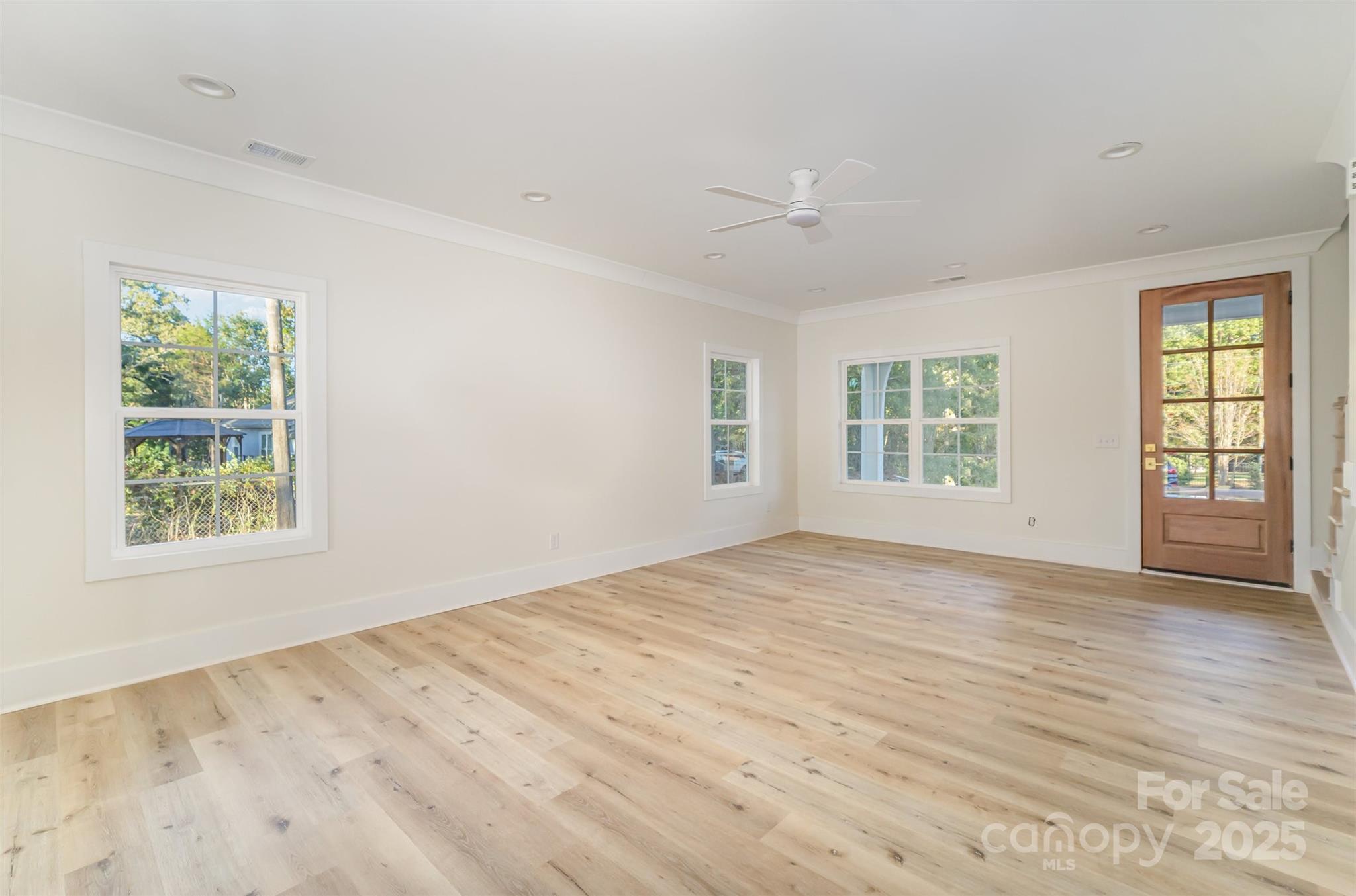 7913 Large Oak Lane
