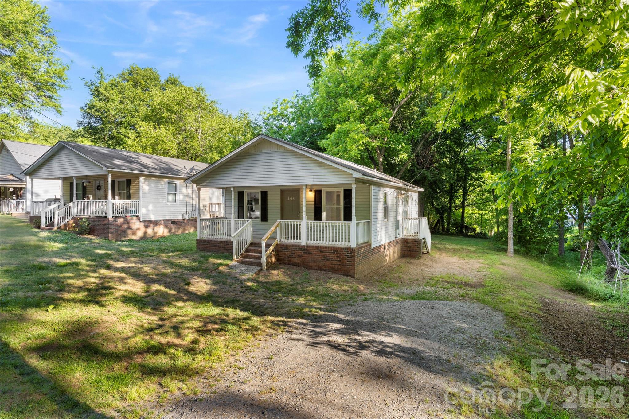 704 W Carolina Avenue