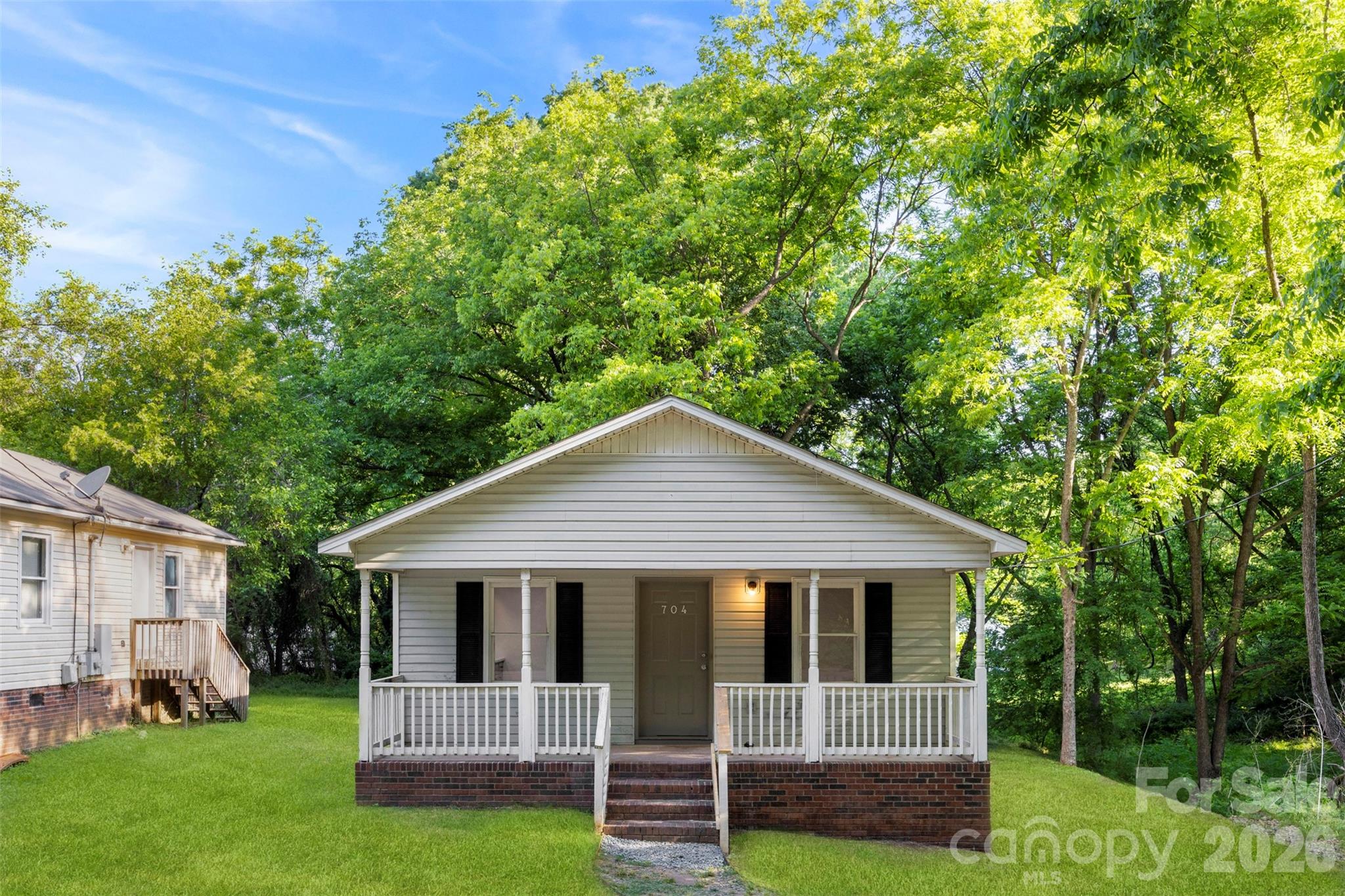 704 W Carolina Avenue