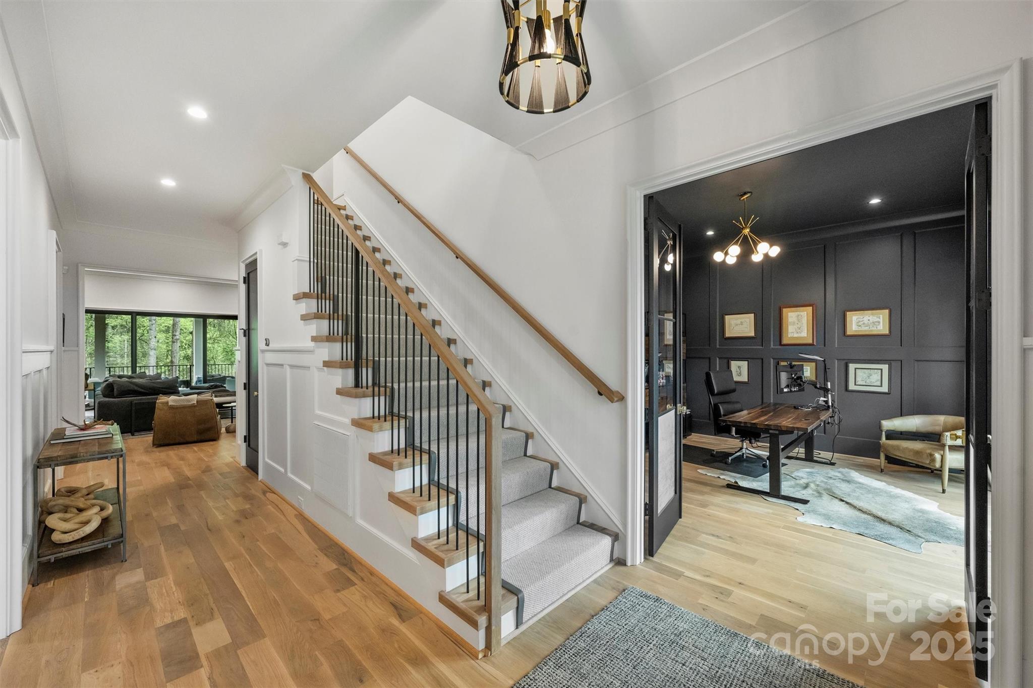 438 Wonderwood Drive