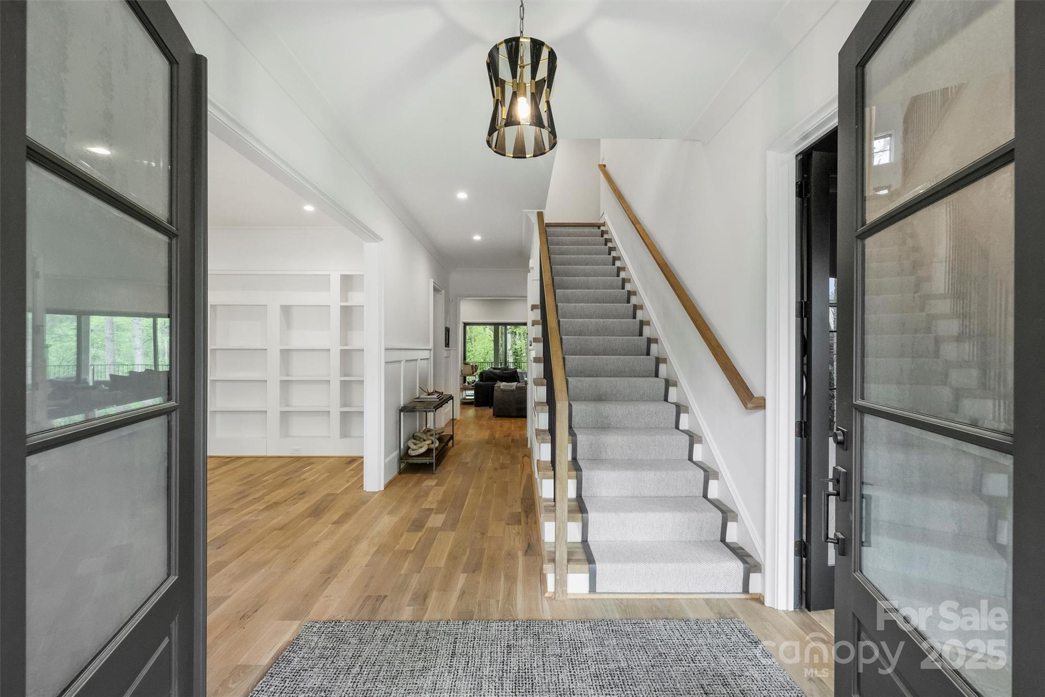 438 Wonderwood Drive