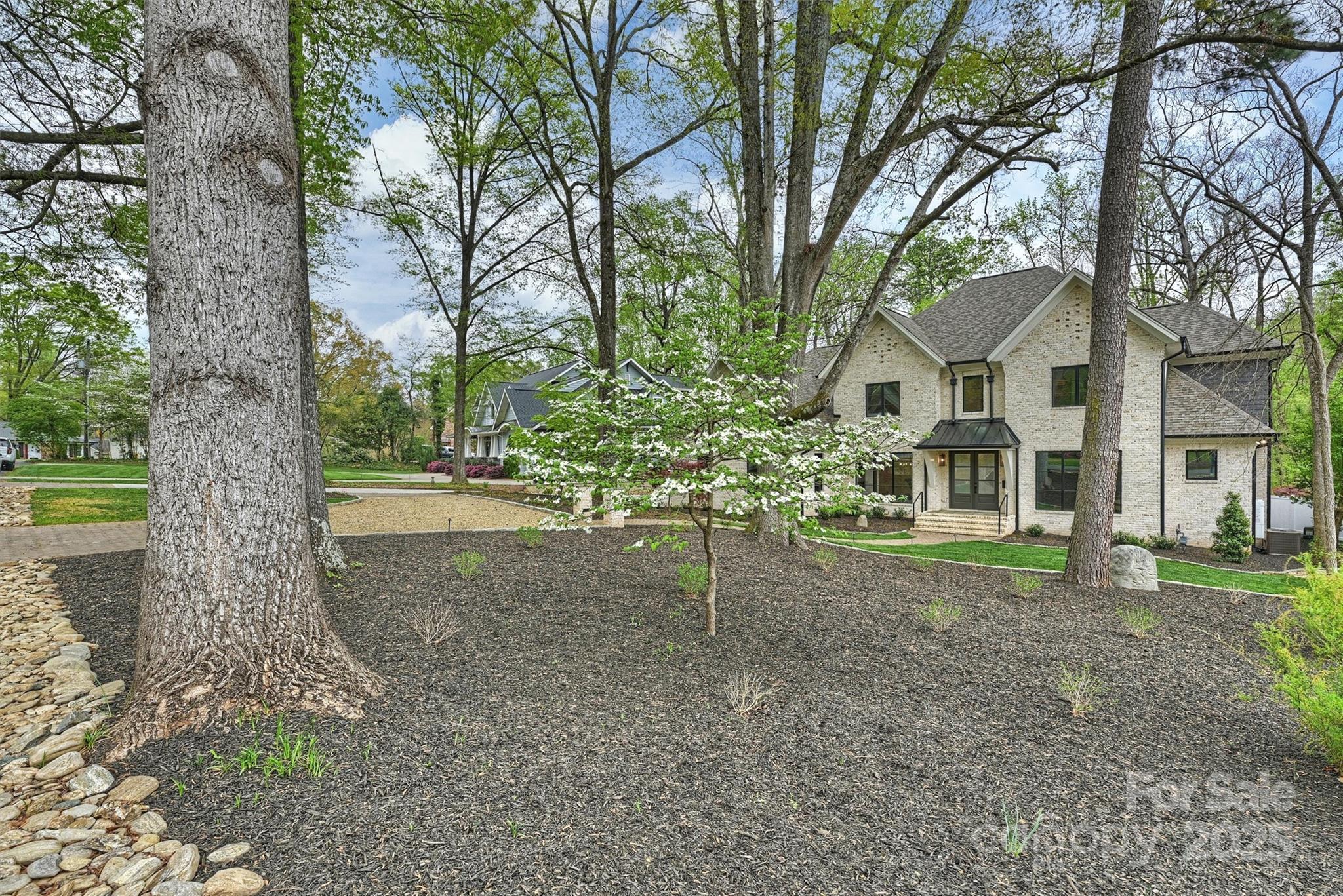 438 Wonderwood Drive