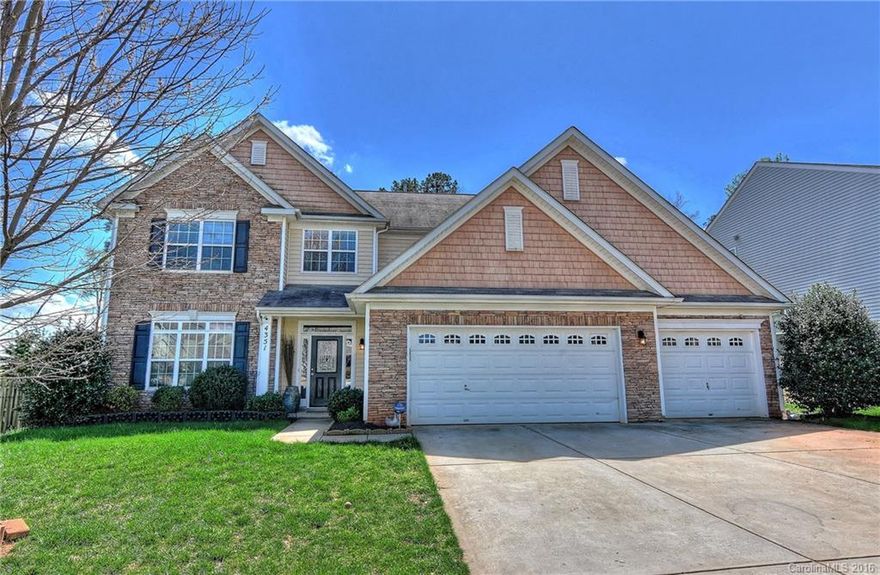Reduced $308,000!Open Floor Pln Rich Hardwoods, custom moldings, surround sound, New Carpet-Custom paint creates Spacious 5 Bdrm-3.5Ba Family friendly! MAIN Level Guest Ste! Gorgeous Cooks Kit
boasts Cherry Cabs, Granite counters/Breakfast bar! Decorator Bck splsh! SS apliances w/5 burner Gas cooktop! Formal LR & DR areas w/Pillars.Large Loft/Flex space! Spacious Master w/trey ceiling Boasts Delux Bath w/garden tub/Sep shwer! Vaulted Sunroom! Fenced Yrd w/Gazebo! $3K Allowance w/Accept. Offer!