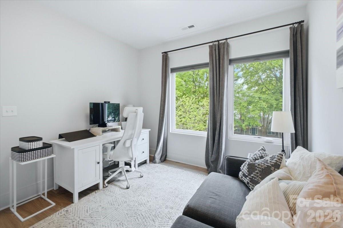 Commonwealth - Residential