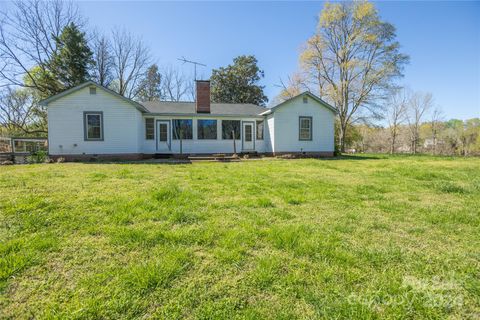 Single Family Residence in Clover SC 1347 Crossland Road.jpg