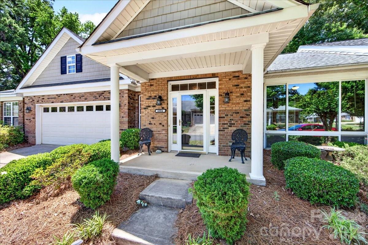 6804 Cinnamon Circle