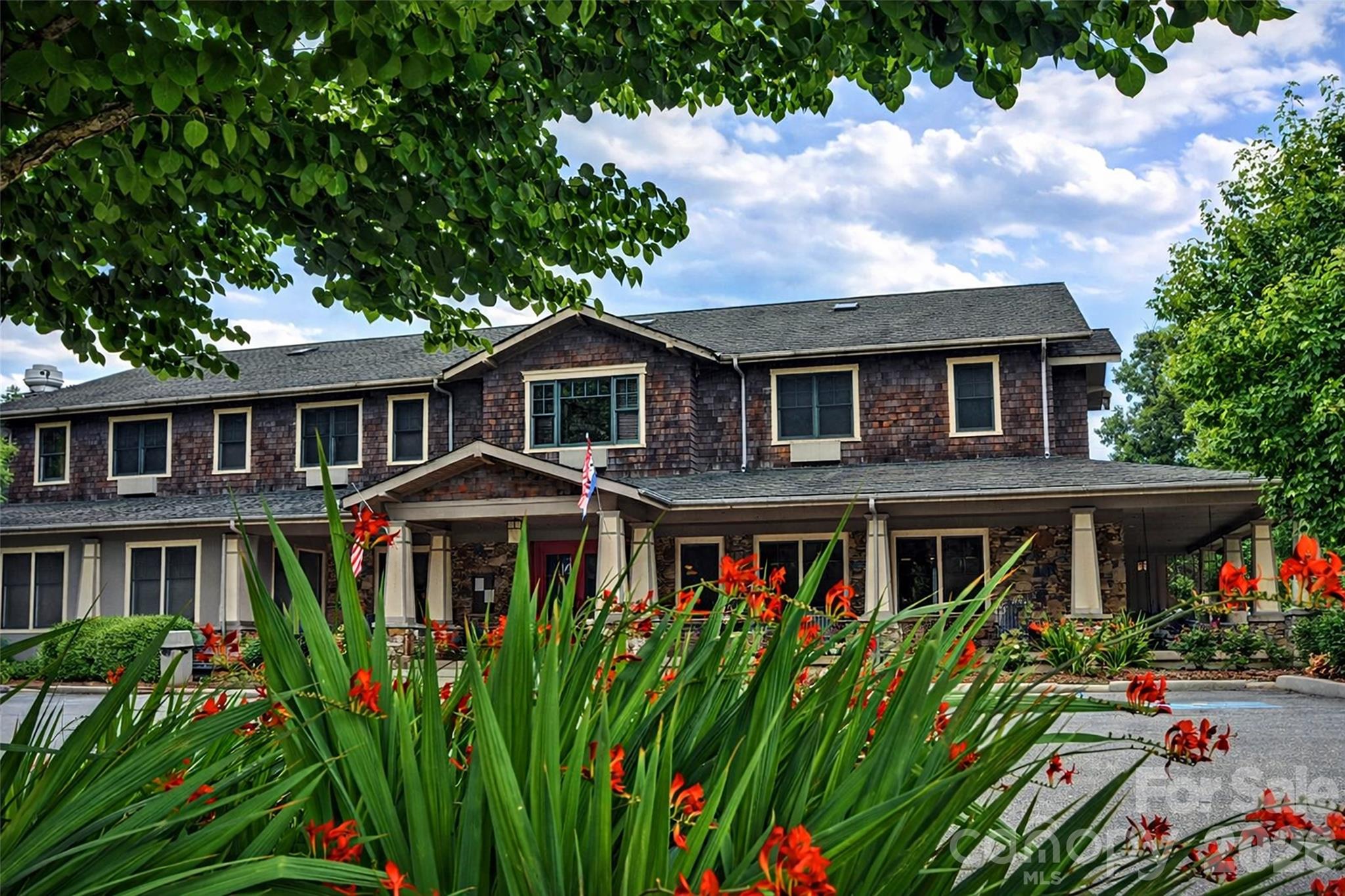 9400 US 19 Highway W