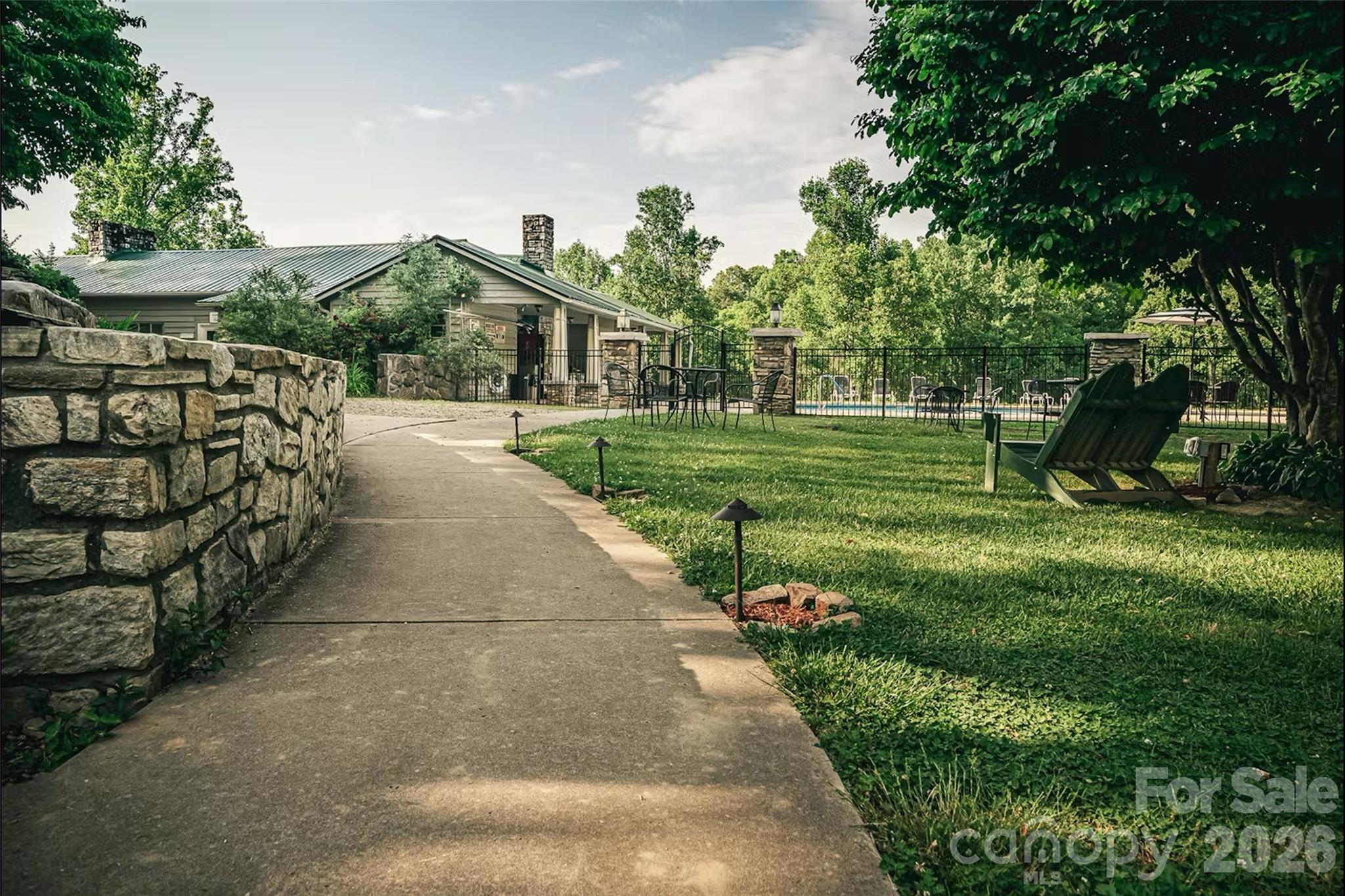 9400 US 19 Highway W