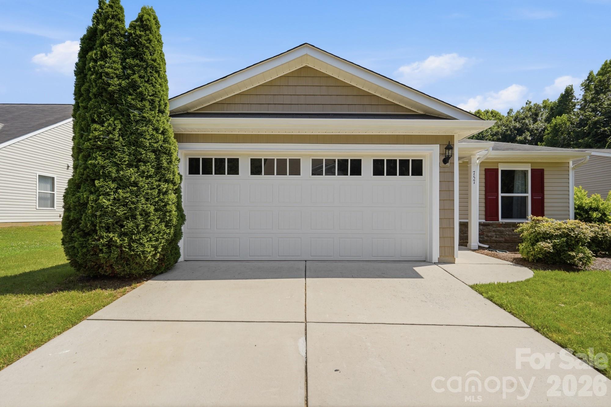 757 Willow Creek Drive