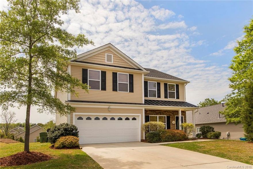 Original owner, well maintained & move-in ready!  Bamboo & tile floors down, berber carpet up. Open design, Gas log fireplace, Half bath down. 42" maple cabinets, SS, tile floor & bcksplash, brkft area in kitchen. Spacious bdrms up, large closets. Master suite- garden tub, stall shower, dual sink vanity & huge walk-in closet. Laundry rm w/storage  adjacent to 2 car garage.Tiled front porch & back patio. Easy access to Ballantyne, Ft Mill & Pineville. Great Ft Mill schools & lower York Cty taxes.