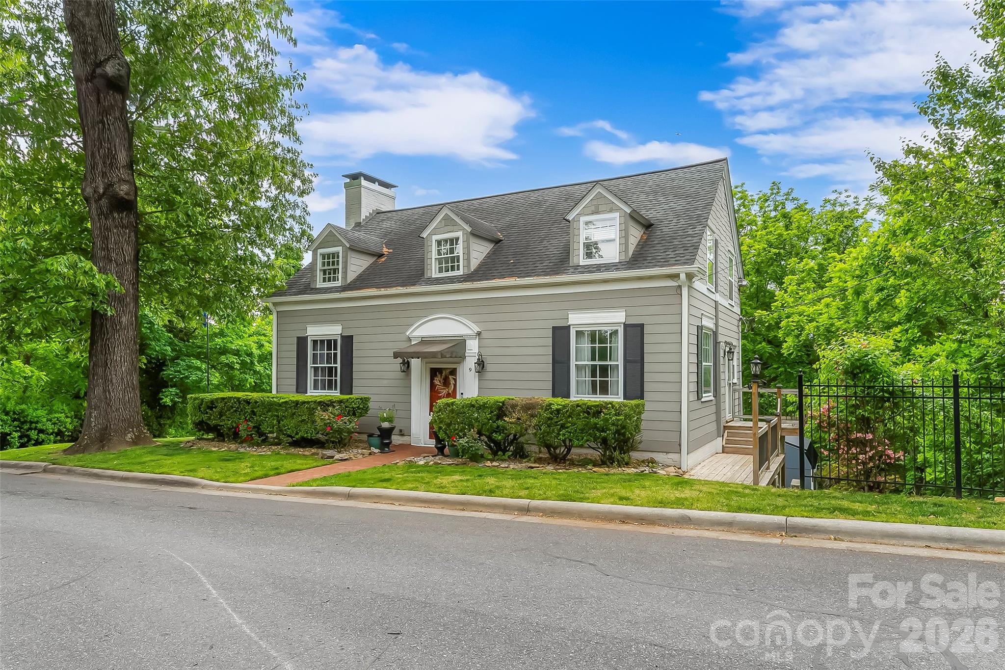 9 Crescent Drive