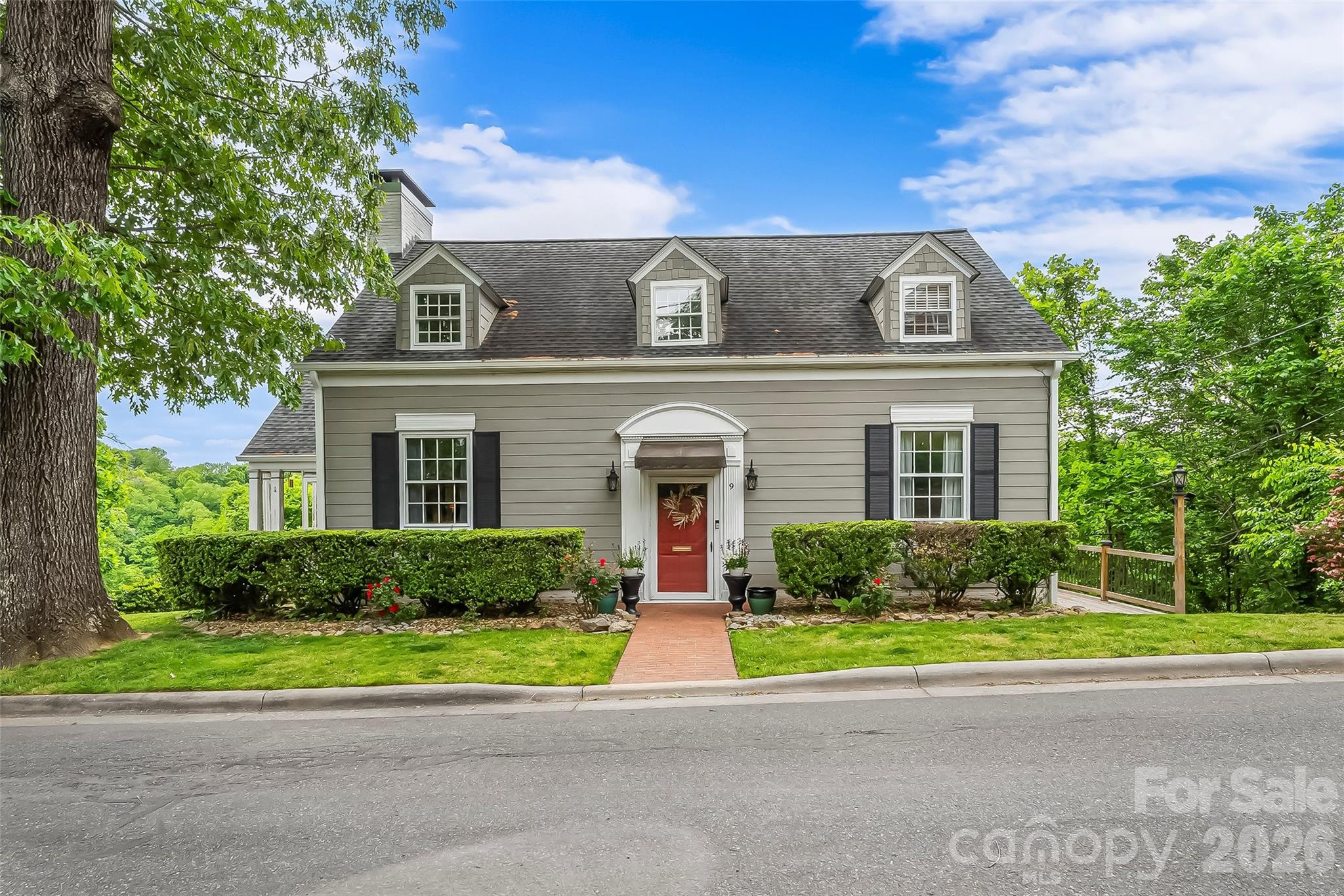 9 Crescent Drive