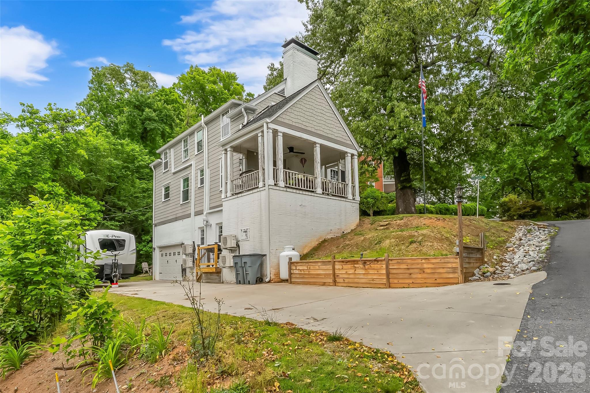 9 Crescent Drive