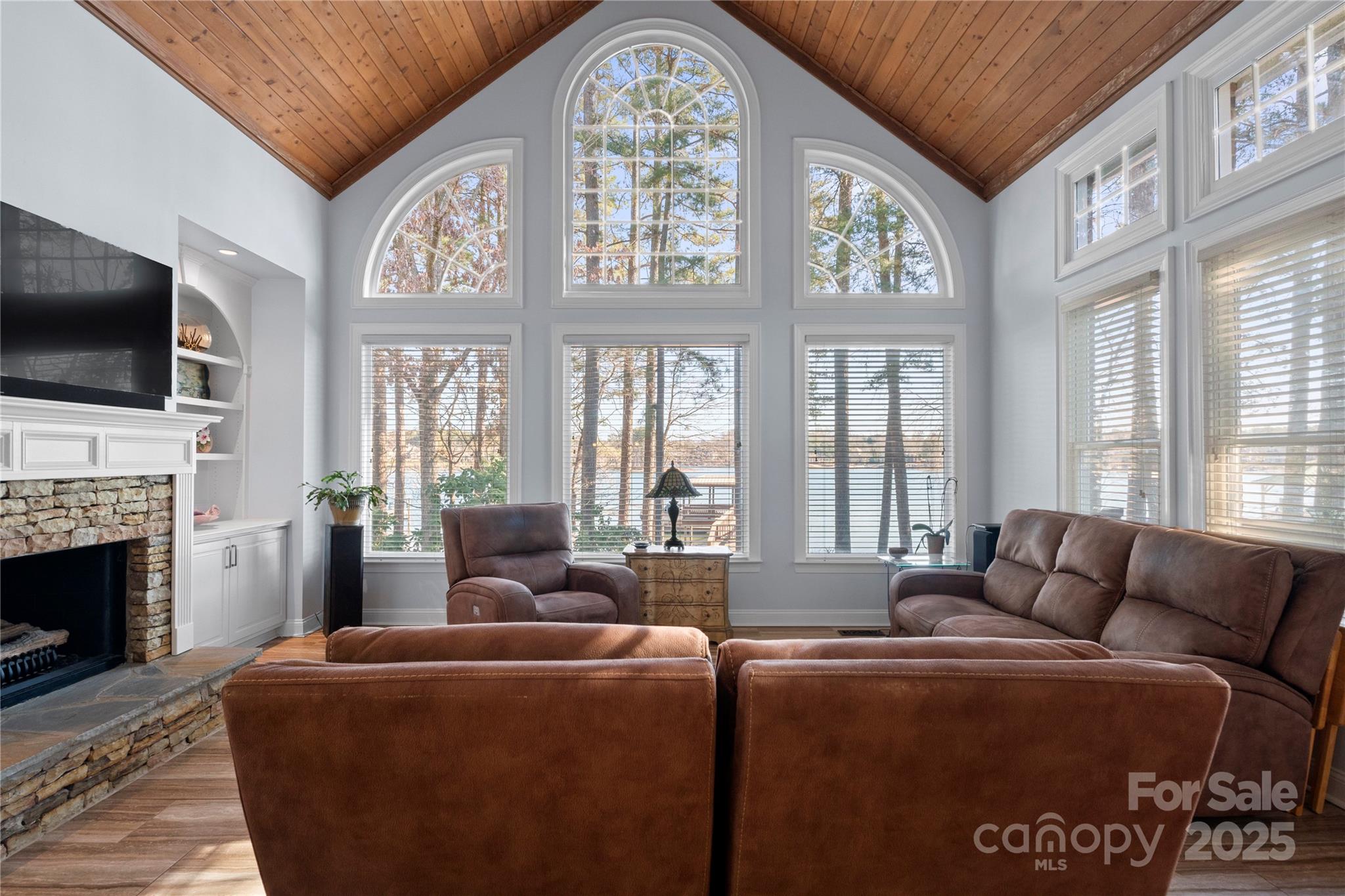 The Harbour At The Pointe - Residential