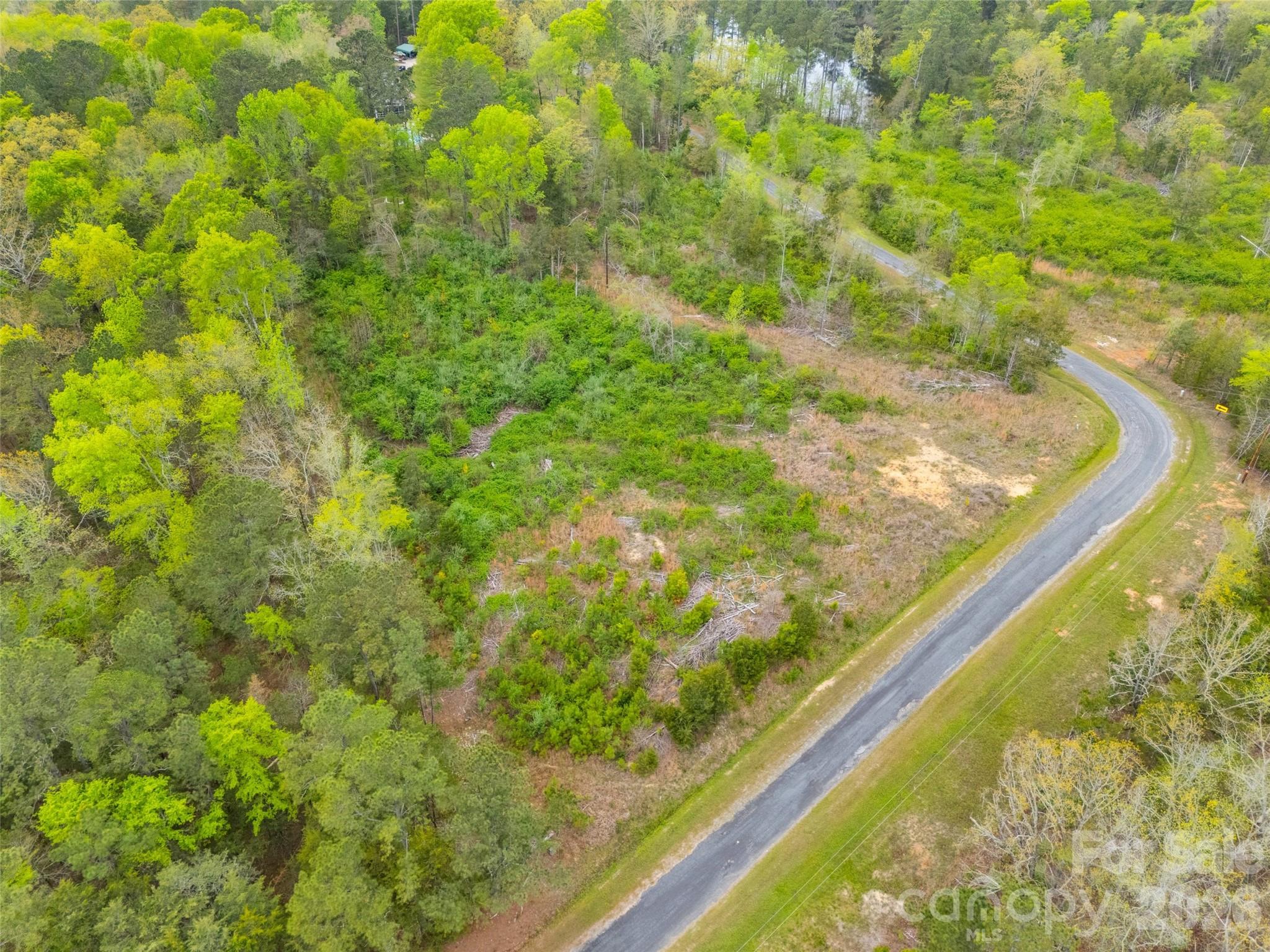 00 Springwood Lakes Road