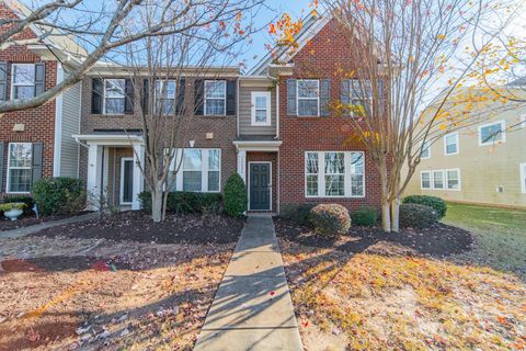 Photo of 18426 W Catawba Avenue, Cornelius, NC 28031 (MLS # 4322880)