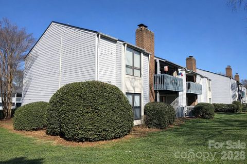 Photo of 11027 Harrowfield Road, Charlotte, NC 28226 (MLS # 4341551)