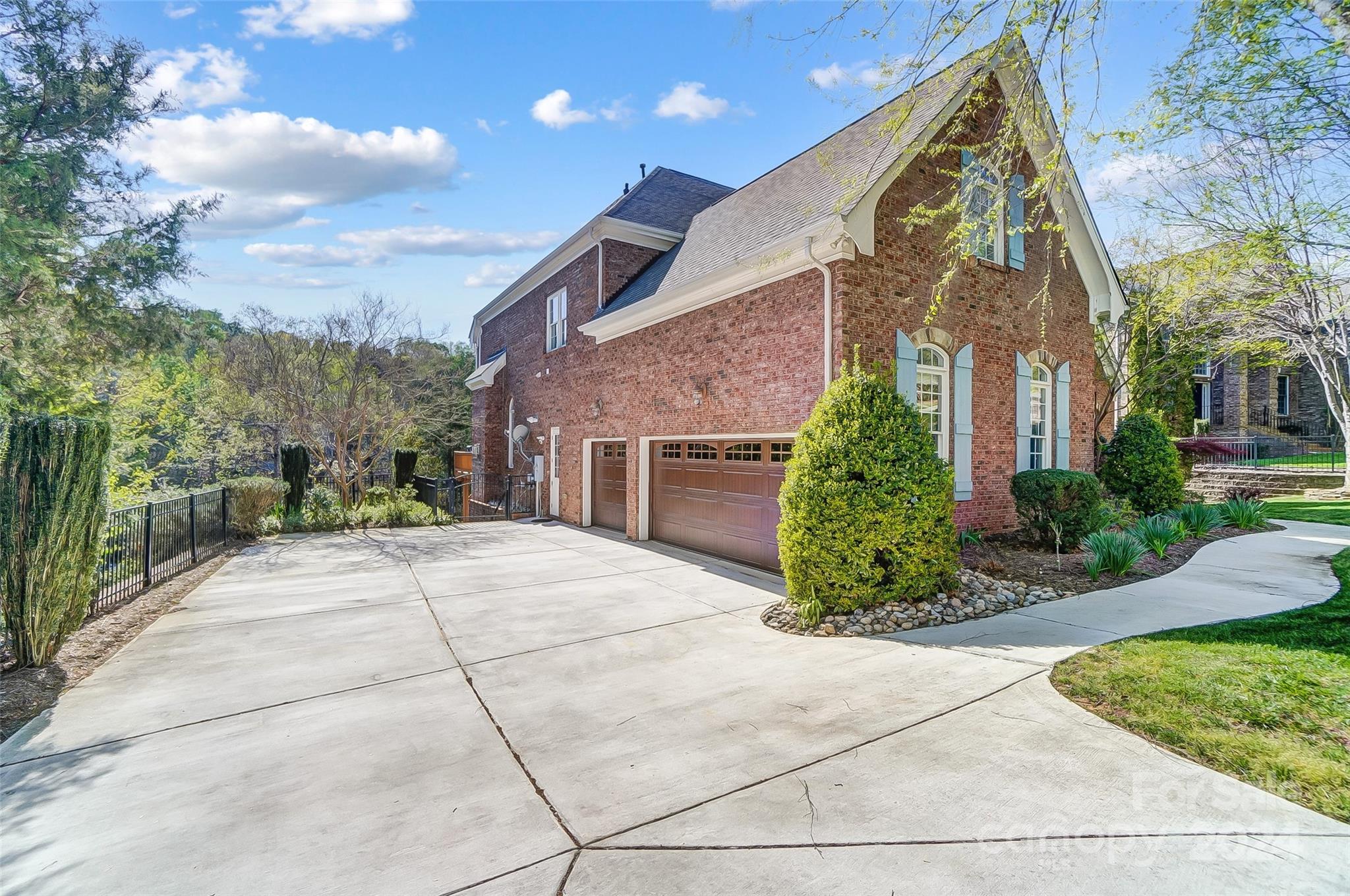 Lake Shore - Residential